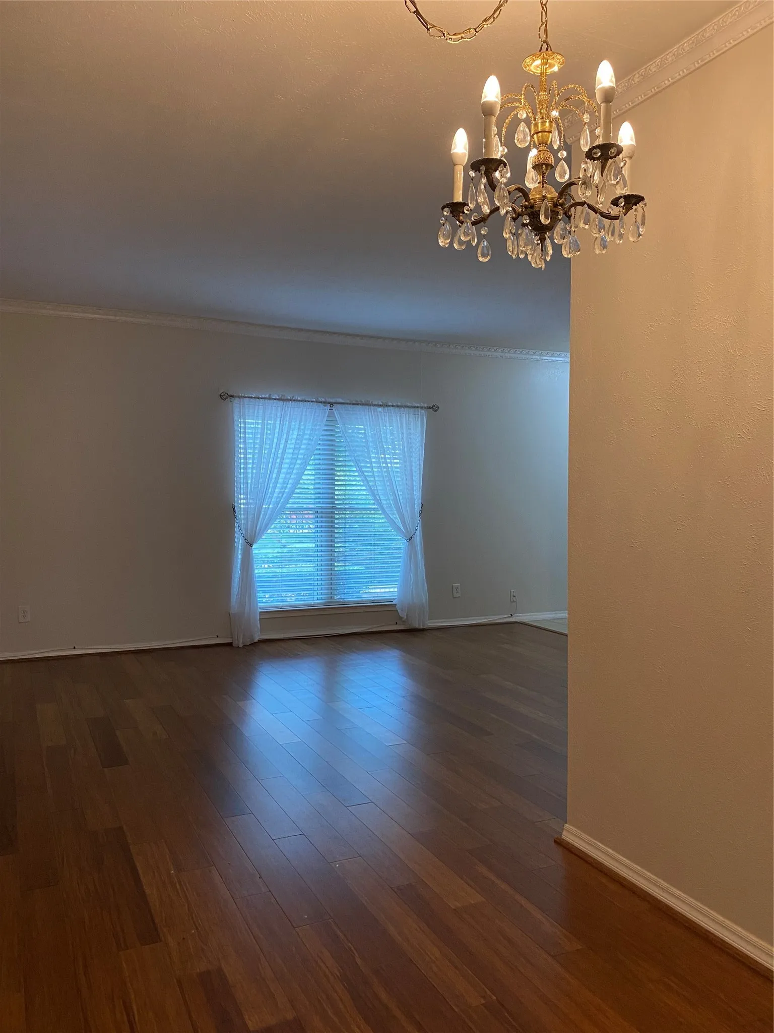 Condominium For Sale in Tarrant County , 4320 S Bellaire Drive S 114W, Fort Worth, Texas 76109, 1 Bedroom, 1 Bathroom, Garage spaces, 869 Sqft, built in 1968, Preowned, mls#21251519, Real Estate Agent in Fort Worth, Homes For Sale in Tarrant county, Homes For Sale in Fort Worth, Realtor in Fort Worth Texas, Real Estate Brokerage Independent Realty Texas, Luminita Cordes Realtor