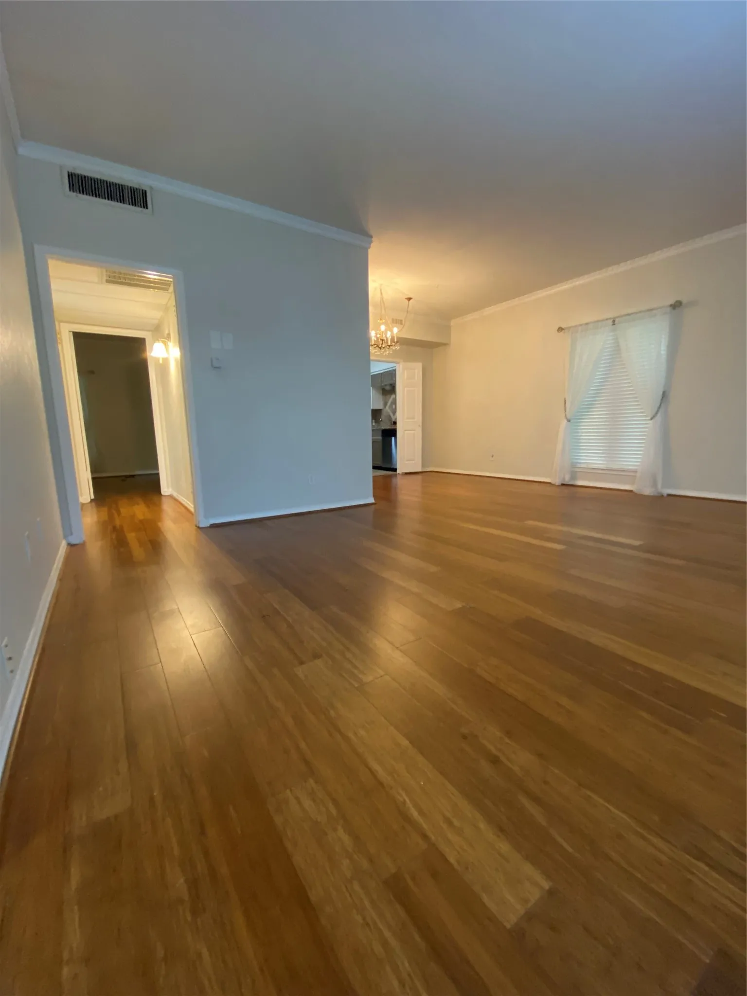 Condominium For Sale in Tarrant County , 4320 S Bellaire Drive S 114W, Fort Worth, Texas 76109, 1 Bedroom, 1 Bathroom, Garage spaces, 869 Sqft, built in 1968, Preowned, mls#21251519, Real Estate Agent in Fort Worth, Homes For Sale in Tarrant county, Homes For Sale in Fort Worth, Realtor in Fort Worth Texas, Real Estate Brokerage Independent Realty Texas, Luminita Cordes Realtor