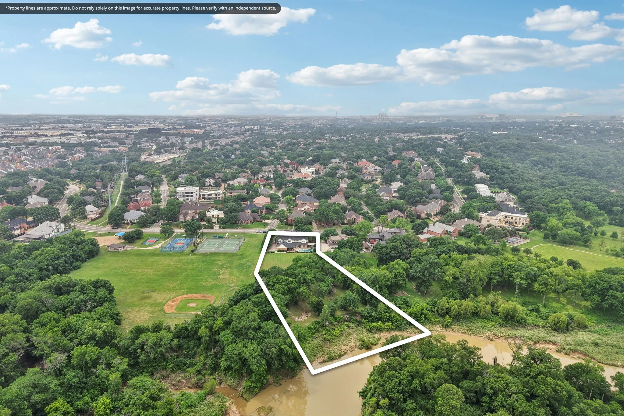 Single Family Residence For Sale in Tarrant County , 3109 Shadow Drive W, Arlington, Texas 76006, 4 Bedroom, 5 Bathroom, 3 Garage spaces, 5,160 Sqft, built in 1991, mls#21253800, Real Estate Agent in Arlington, Homes For Sale in Tarrant county, Homes For Sale in Arlington, Realtor in Arlington Texas, Real Estate Brokerage Independent Realty Texas, Luminita Cordes Realtor