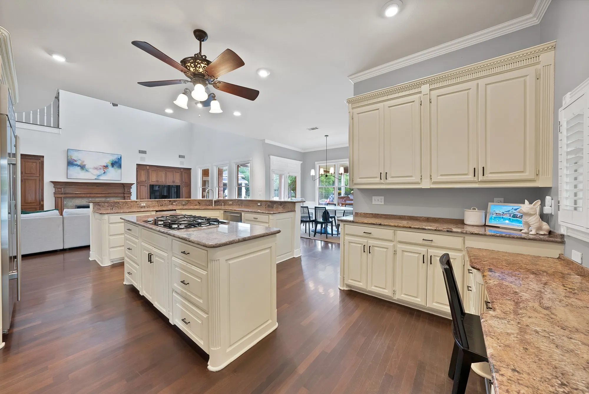 Single Family Residence For Sale in Tarrant County , 3109 Shadow Drive W, Arlington, Texas 76006, 4 Bedroom, 5 Bathroom, 3 Garage spaces, 5,160 Sqft, built in 1991, mls#21253800, Real Estate Agent in Arlington, Homes For Sale in Tarrant county, Homes For Sale in Arlington, Realtor in Arlington Texas, Real Estate Brokerage Independent Realty Texas, Luminita Cordes Realtor