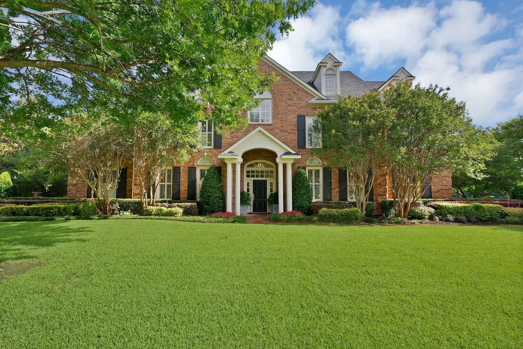 Single Family Residence For Sale in Tarrant County , 3109 Shadow Drive W, Arlington, Texas 76006, 4 Bedroom, 5 Bathroom, 3 Garage spaces, 5,160 Sqft, built in 1991, mls#21253800, Real Estate Agent in Arlington, Homes For Sale in Tarrant county, Homes For Sale in Arlington, Realtor in Arlington Texas, Real Estate Brokerage Independent Realty Texas, Luminita Cordes Realtor