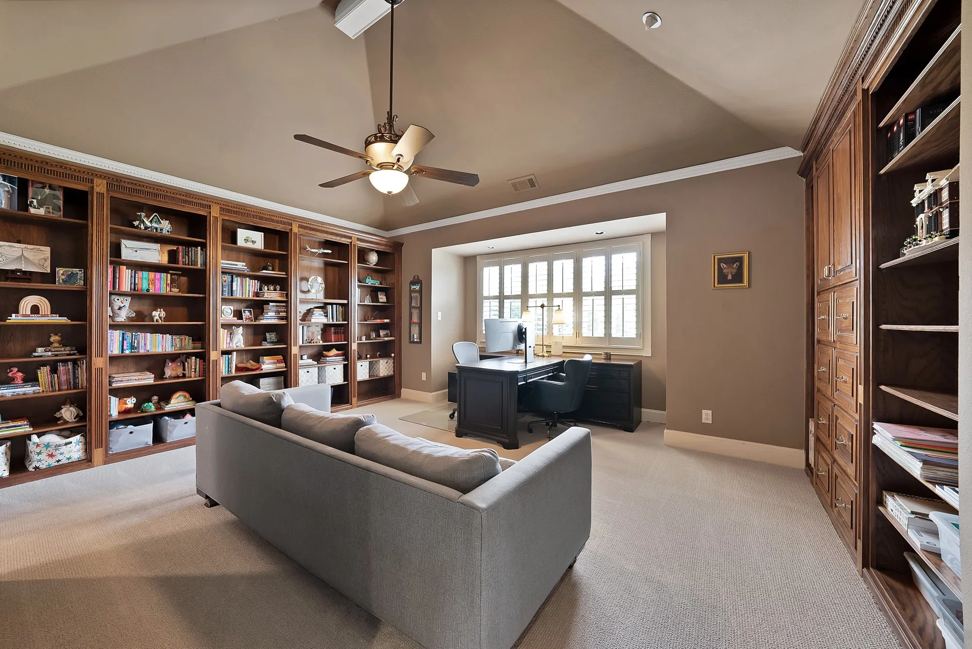 Single Family Residence For Sale in Tarrant County , 3109 Shadow Drive W, Arlington, Texas 76006, 4 Bedroom, 5 Bathroom, 3 Garage spaces, 5,160 Sqft, built in 1991, mls#21253800, Real Estate Agent in Arlington, Homes For Sale in Tarrant county, Homes For Sale in Arlington, Realtor in Arlington Texas, Real Estate Brokerage Independent Realty Texas, Luminita Cordes Realtor