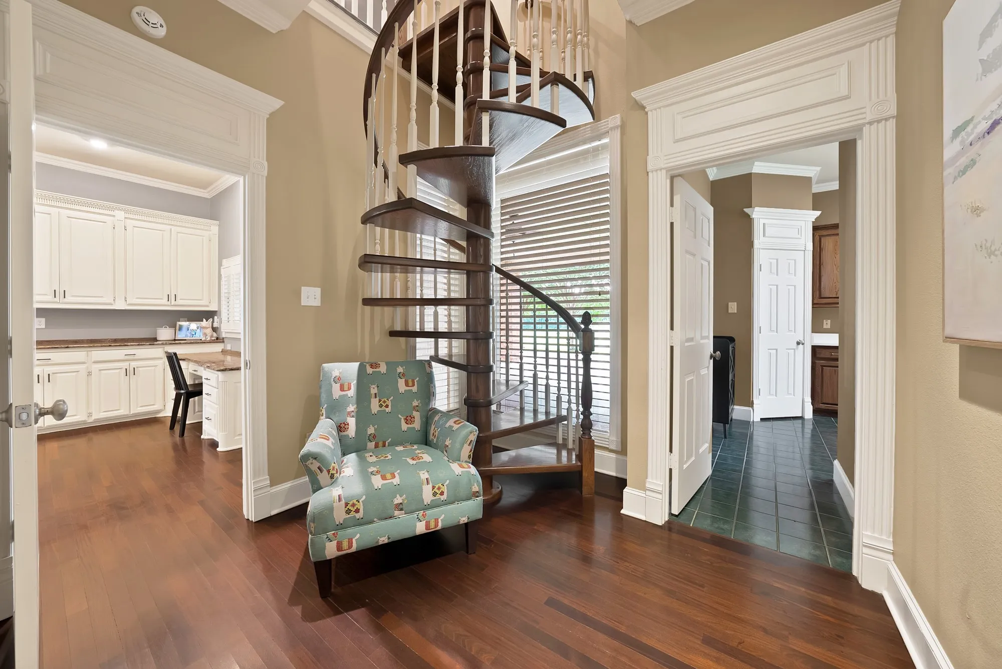 Single Family Residence For Sale in Tarrant County , 3109 Shadow Drive W, Arlington, Texas 76006, 4 Bedroom, 5 Bathroom, 3 Garage spaces, 5,160 Sqft, built in 1991, mls#21253800, Real Estate Agent in Arlington, Homes For Sale in Tarrant county, Homes For Sale in Arlington, Realtor in Arlington Texas, Real Estate Brokerage Independent Realty Texas, Luminita Cordes Realtor