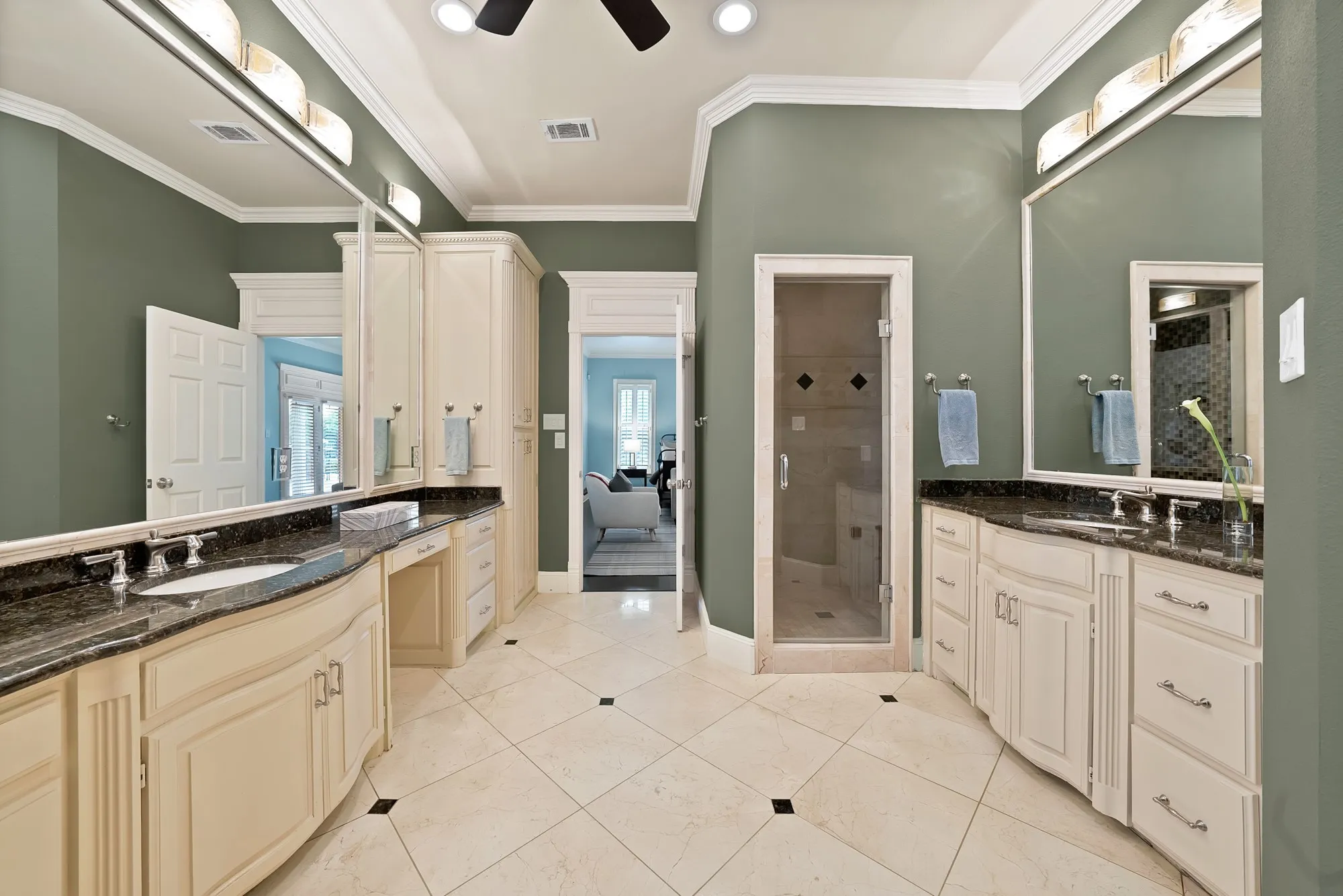 Single Family Residence For Sale in Tarrant County , 3109 Shadow Drive W, Arlington, Texas 76006, 4 Bedroom, 5 Bathroom, 3 Garage spaces, 5,160 Sqft, built in 1991, mls#21253800, Real Estate Agent in Arlington, Homes For Sale in Tarrant county, Homes For Sale in Arlington, Realtor in Arlington Texas, Real Estate Brokerage Independent Realty Texas, Luminita Cordes Realtor