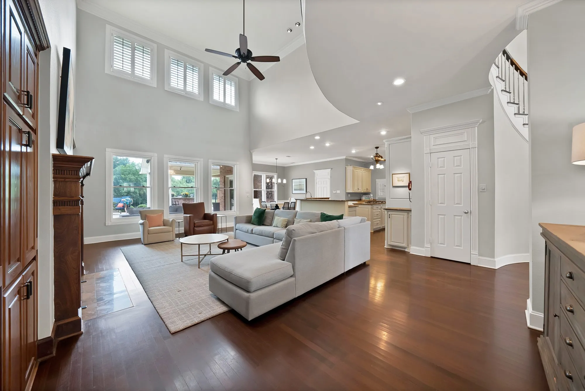 Single Family Residence For Sale in Tarrant County , 3109 Shadow Drive W, Arlington, Texas 76006, 4 Bedroom, 5 Bathroom, 3 Garage spaces, 5,160 Sqft, built in 1991, mls#21253800, Real Estate Agent in Arlington, Homes For Sale in Tarrant county, Homes For Sale in Arlington, Realtor in Arlington Texas, Real Estate Brokerage Independent Realty Texas, Luminita Cordes Realtor