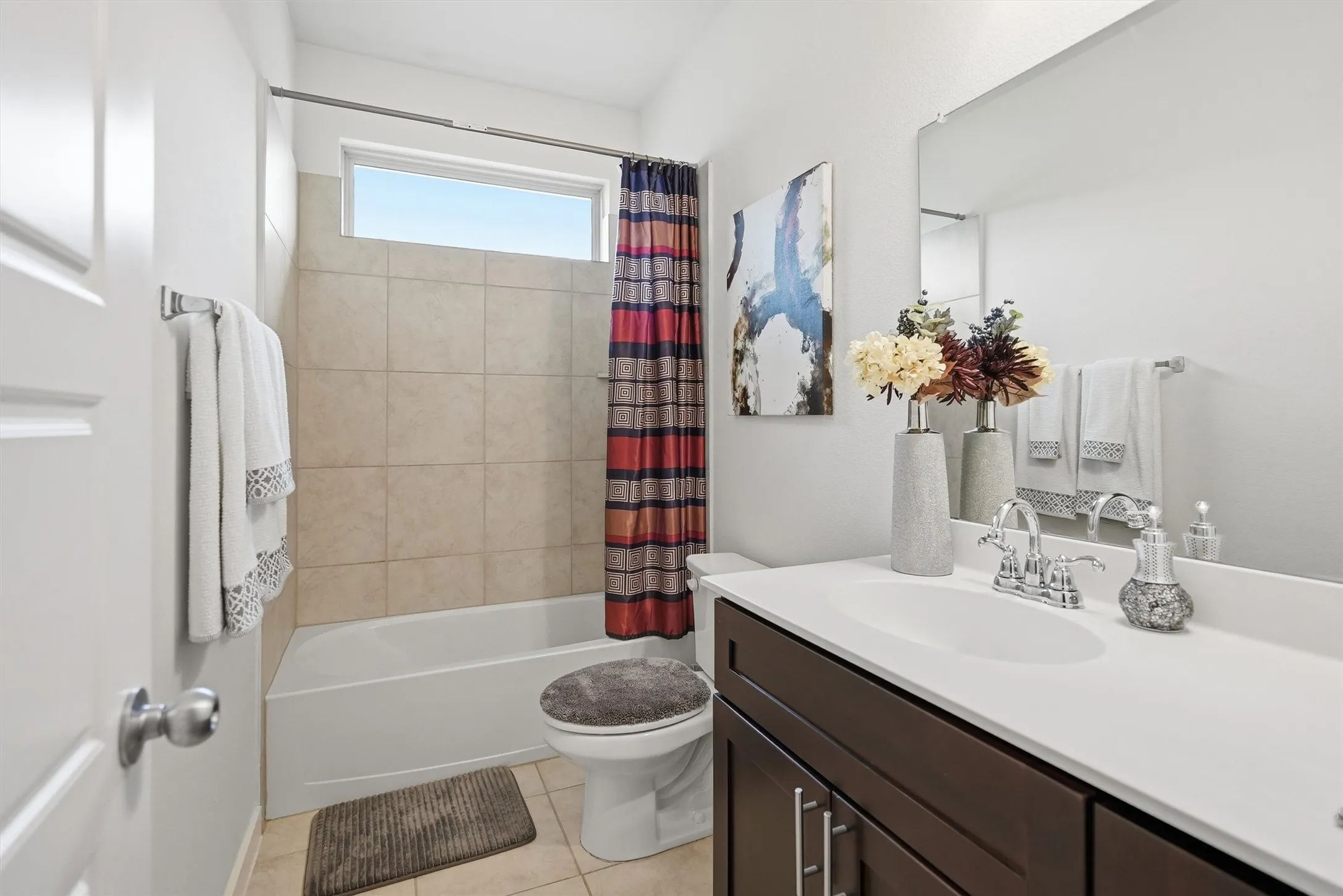 Upstairs full bathroom