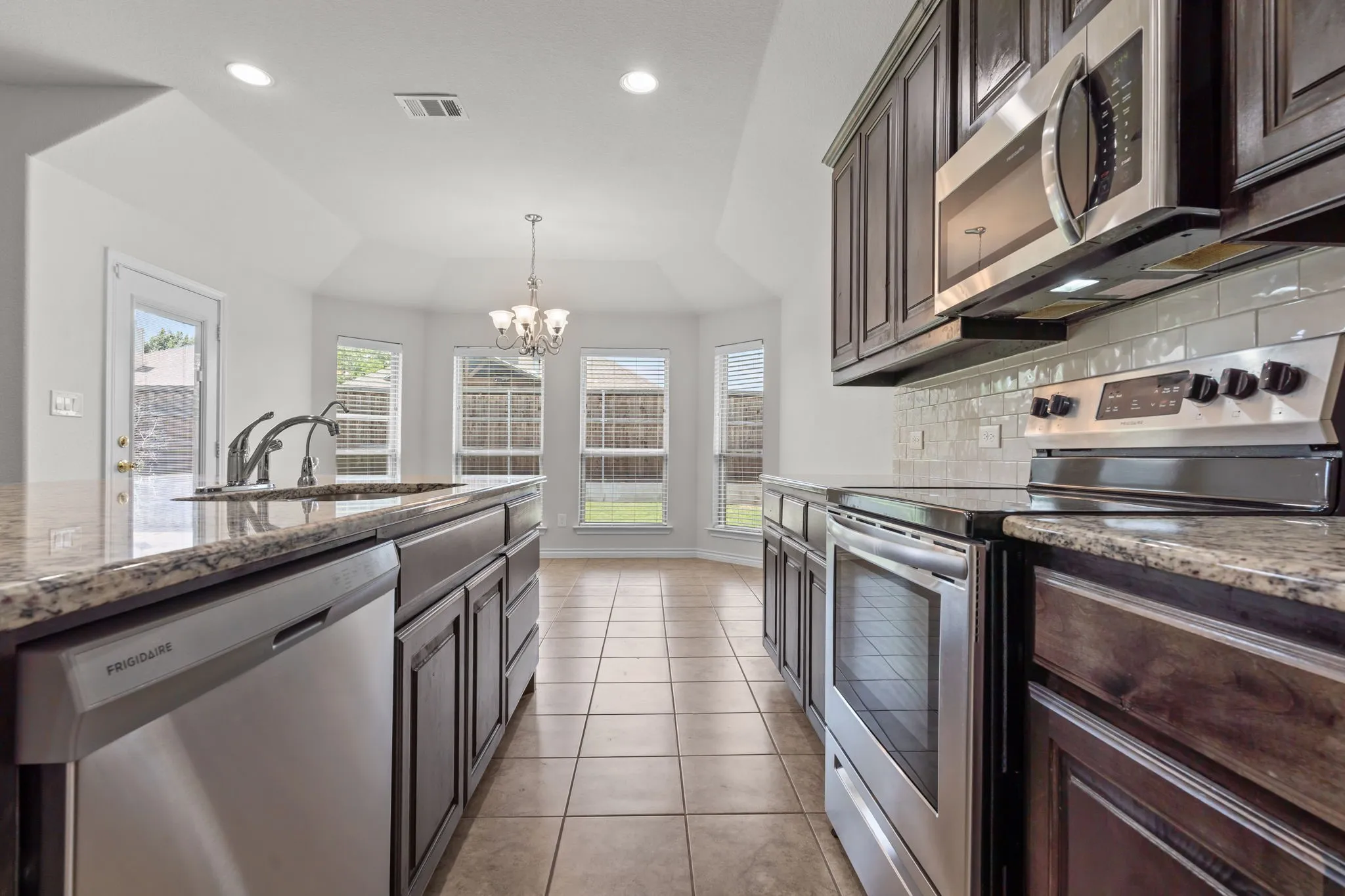 Single Family Residence For Sale in Parker County , 217 Angelina Court, Azle, Texas 76020, 4 Bedrooms, 2 Bathrooms, 2 Garage spaces, 2,083 Sqft, built in 2020, Preowned, Price $350,000, mls#21252599, Real Estate Agent in Azle, Homes For Sale in Parker county, Homes For Sale in Azle, Realtor in Azle Texas, Real Estate Brokerage Independent Realty Texas, Luminita Cordes Realtor
