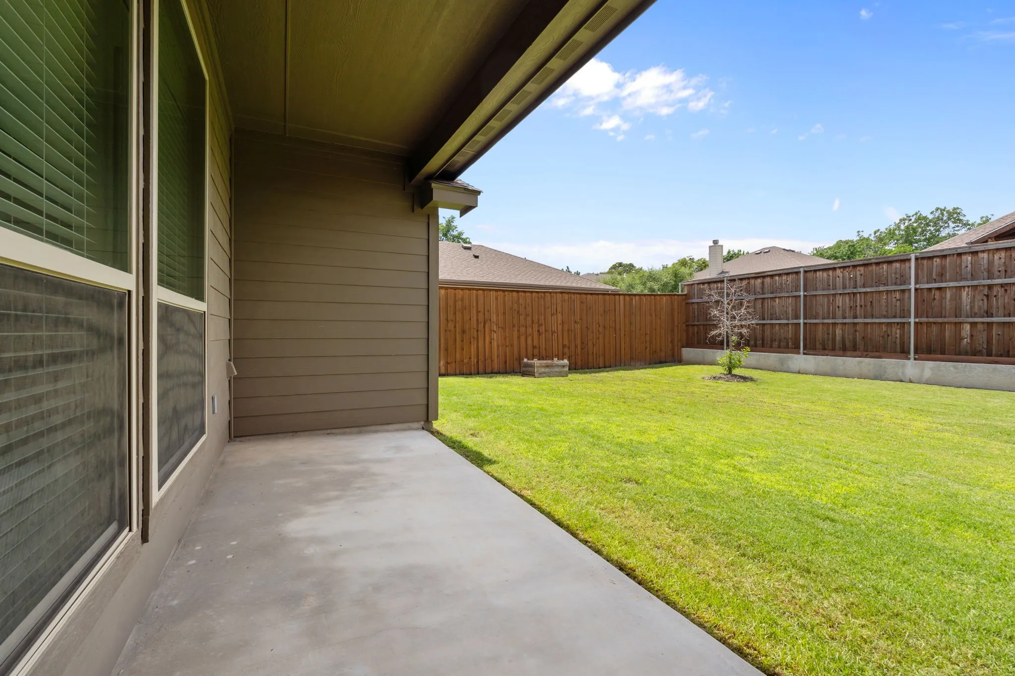 Single Family Residence For Sale in Parker County , 217 Angelina Court, Azle, Texas 76020, 4 Bedrooms, 2 Bathrooms, 2 Garage spaces, 2,083 Sqft, built in 2020, Preowned, Price $350,000, mls#21252599, Real Estate Agent in Azle, Homes For Sale in Parker county, Homes For Sale in Azle, Realtor in Azle Texas, Real Estate Brokerage Independent Realty Texas, Luminita Cordes Realtor