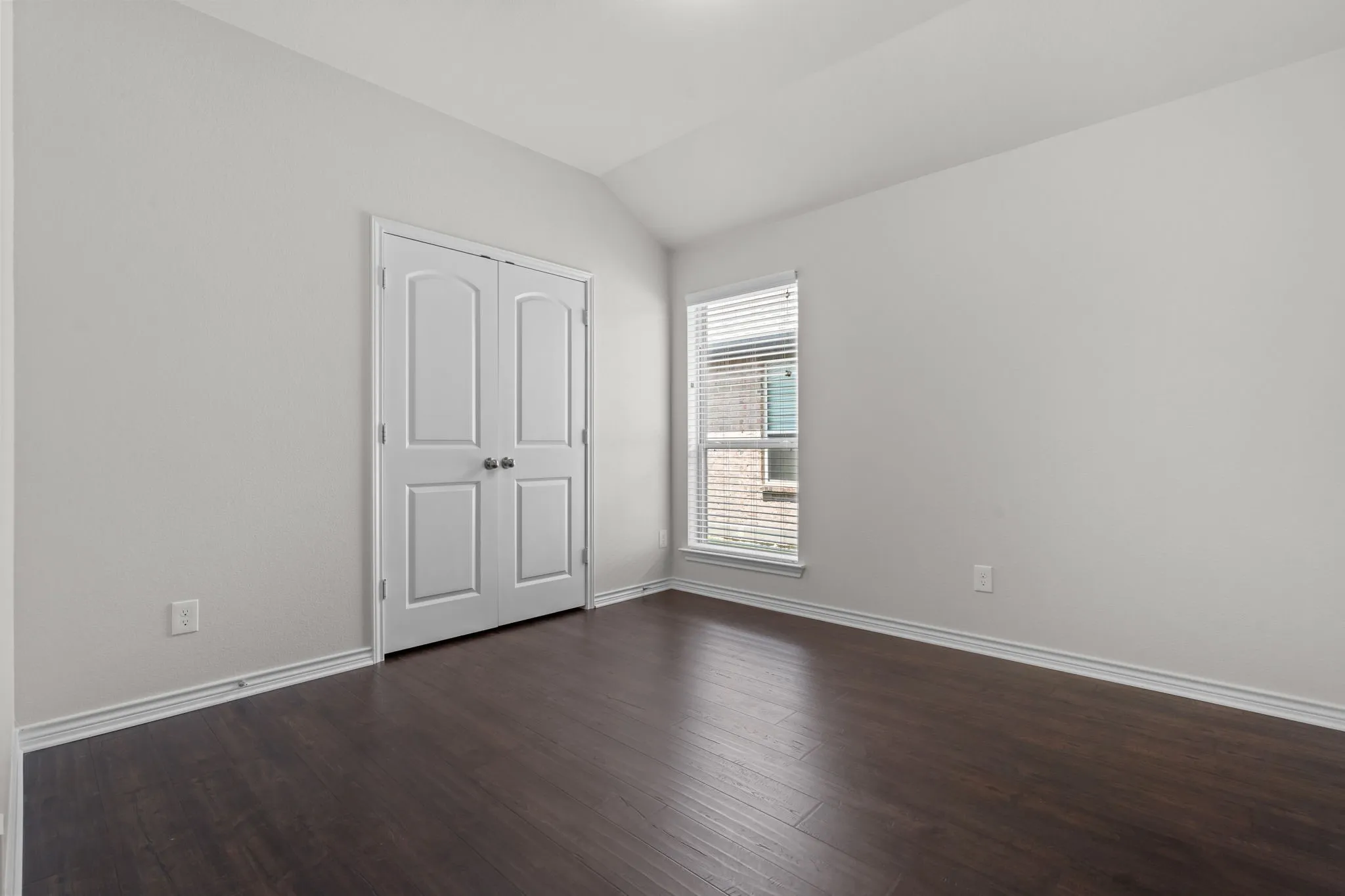 Single Family Residence For Sale in Parker County , 217 Angelina Court, Azle, Texas 76020, 4 Bedrooms, 2 Bathrooms, 2 Garage spaces, 2,083 Sqft, built in 2020, Preowned, Price $350,000, mls#21252599, Real Estate Agent in Azle, Homes For Sale in Parker county, Homes For Sale in Azle, Realtor in Azle Texas, Real Estate Brokerage Independent Realty Texas, Luminita Cordes Realtor