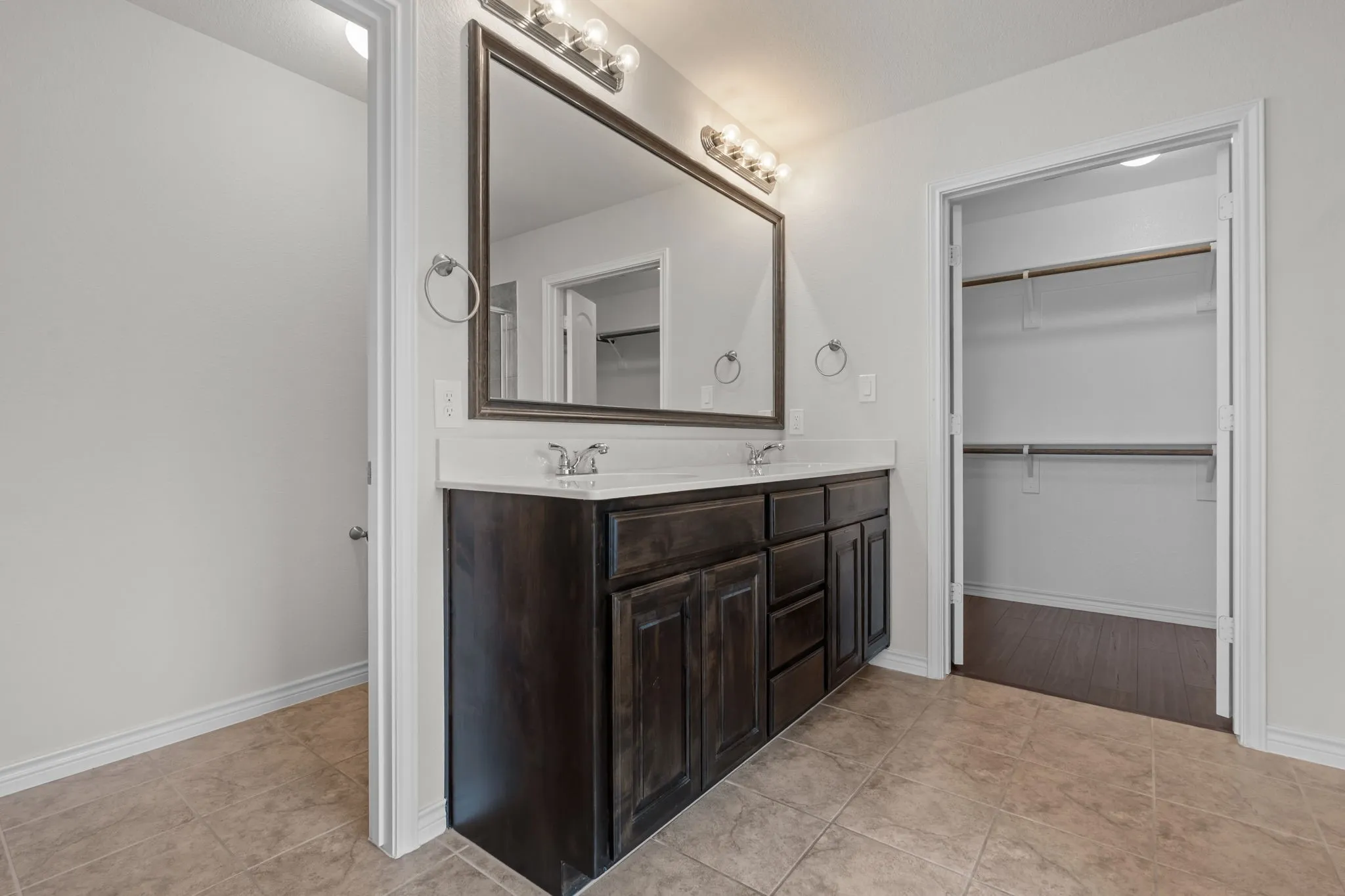 Single Family Residence For Sale in Parker County , 217 Angelina Court, Azle, Texas 76020, 4 Bedrooms, 2 Bathrooms, 2 Garage spaces, 2,083 Sqft, built in 2020, Preowned, Price $350,000, mls#21252599, Real Estate Agent in Azle, Homes For Sale in Parker county, Homes For Sale in Azle, Realtor in Azle Texas, Real Estate Brokerage Independent Realty Texas, Luminita Cordes Realtor