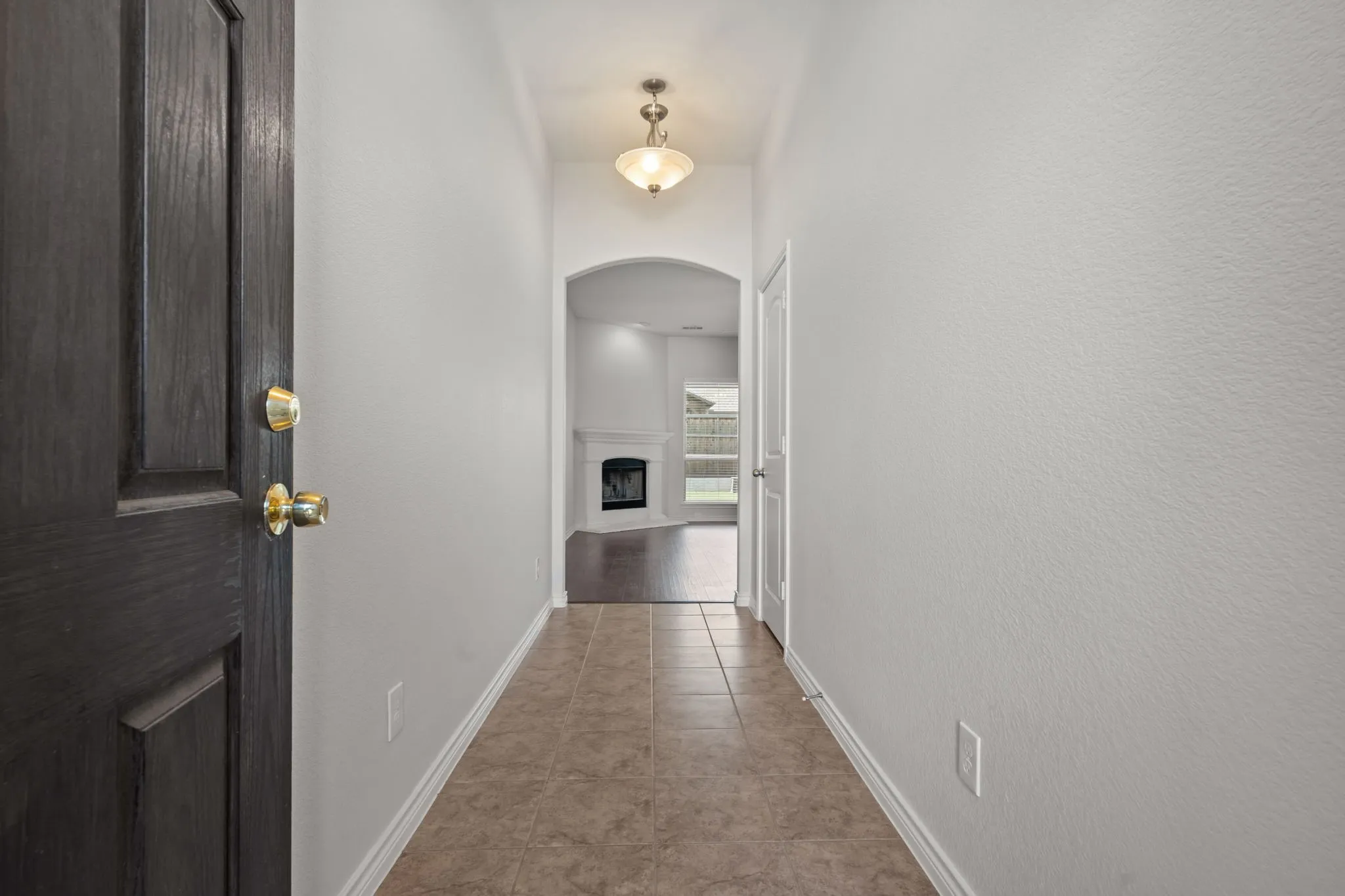 Single Family Residence For Sale in Parker County , 217 Angelina Court, Azle, Texas 76020, 4 Bedrooms, 2 Bathrooms, 2 Garage spaces, 2,083 Sqft, built in 2020, Preowned, Price $350,000, mls#21252599, Real Estate Agent in Azle, Homes For Sale in Parker county, Homes For Sale in Azle, Realtor in Azle Texas, Real Estate Brokerage Independent Realty Texas, Luminita Cordes Realtor