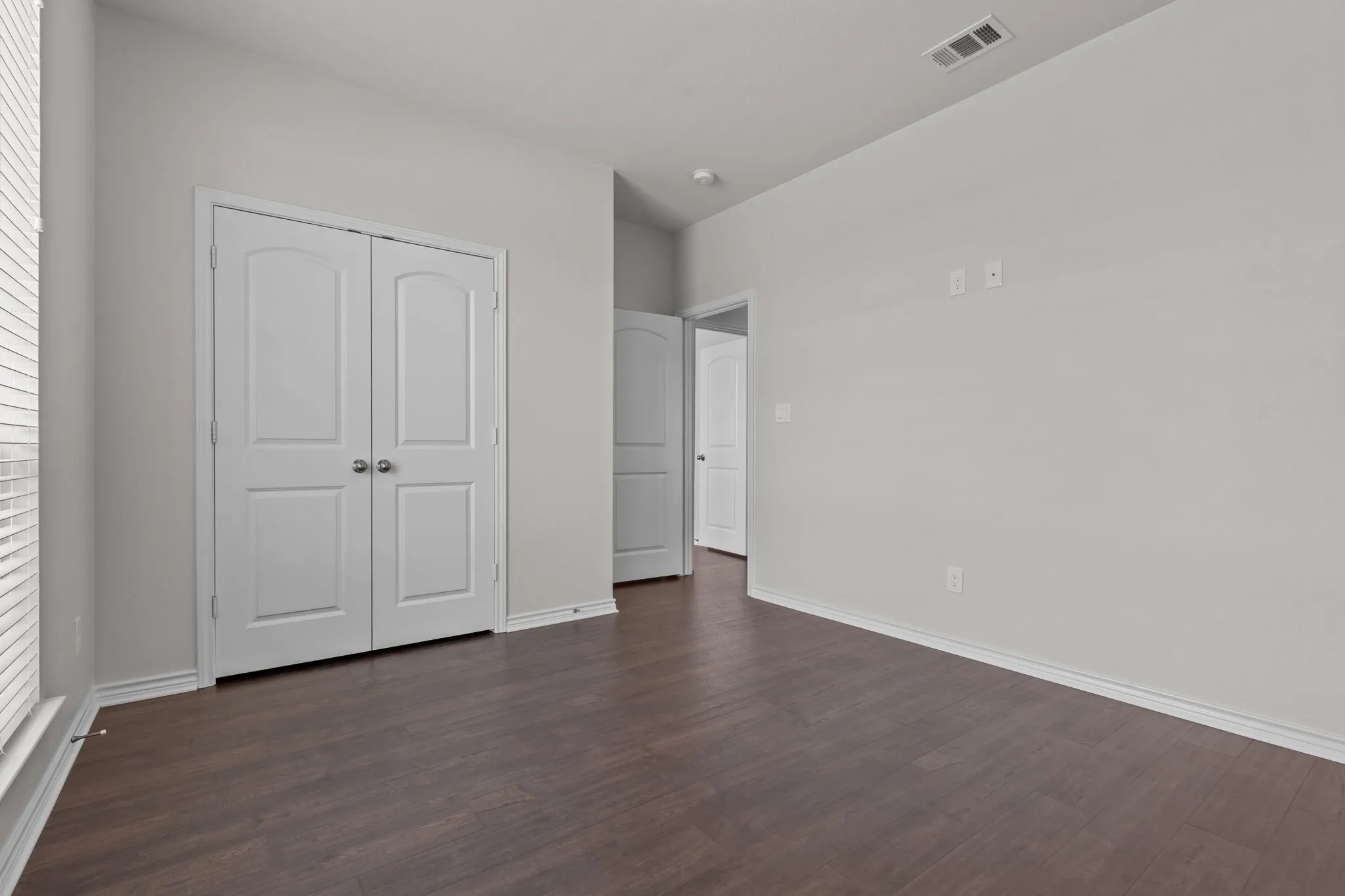 Single Family Residence For Sale in Parker County , 217 Angelina Court, Azle, Texas 76020, 4 Bedrooms, 2 Bathrooms, 2 Garage spaces, 2,083 Sqft, built in 2020, Preowned, Price $350,000, mls#21252599, Real Estate Agent in Azle, Homes For Sale in Parker county, Homes For Sale in Azle, Realtor in Azle Texas, Real Estate Brokerage Independent Realty Texas, Luminita Cordes Realtor