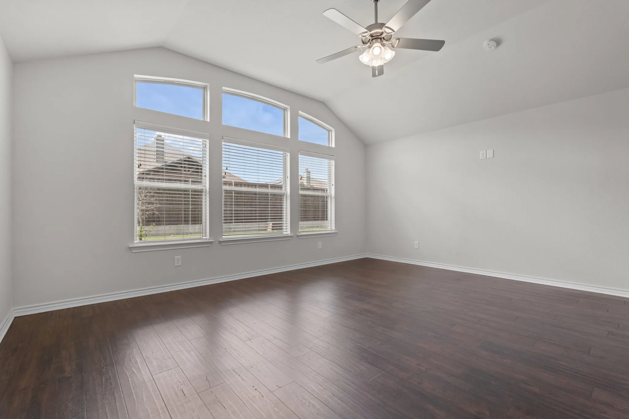 Single Family Residence For Sale in Parker County , 217 Angelina Court, Azle, Texas 76020, 4 Bedrooms, 2 Bathrooms, 2 Garage spaces, 2,083 Sqft, built in 2020, Preowned, Price $350,000, mls#21252599, Real Estate Agent in Azle, Homes For Sale in Parker county, Homes For Sale in Azle, Realtor in Azle Texas, Real Estate Brokerage Independent Realty Texas, Luminita Cordes Realtor