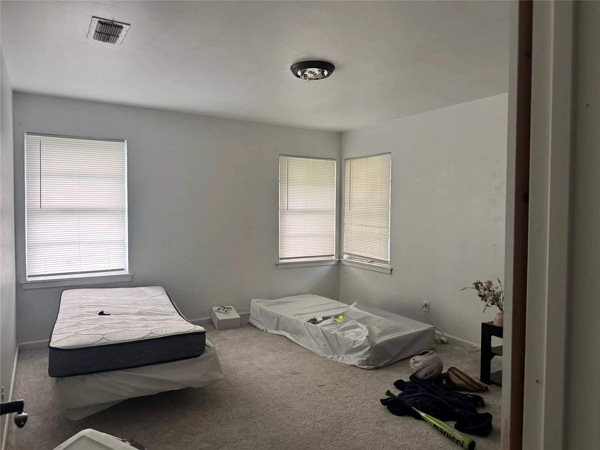 Single Family Residence For Sale in Montague County , 1689 N Highway 81 N, Bowie, Texas 76230, 3 Bedroom, 1 Bathroom, Garage spaces, 1,640 Sqft, built in 1955, Price $95,000, mls#21220587, Real Estate Agent in Bowie, Homes For Sale in Montague county, Homes For Sale in Bowie, Realtor in Bowie Texas, Real Estate Brokerage Independent Realty Texas, Luminita Cordes Realtor