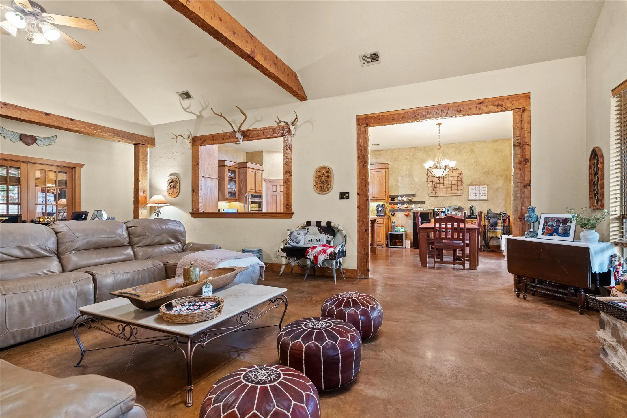 Single Family Residence For Sale in Ellis County , 1561 Saint Andrews Drive, Red Oak, Texas 75154, 3 Bedrooms, 3 Bathrooms, 3 Garage spaces, 2,782 Sqft, built in 2002, Preowned, Price $620,000, mls#21253987, Real Estate Agent in Red Oak, Homes For Sale in Ellis county, Homes For Sale in Red Oak, Realtor in Red Oak Texas, Real Estate Brokerage Independent Realty Texas, Luminita Cordes Realtor
