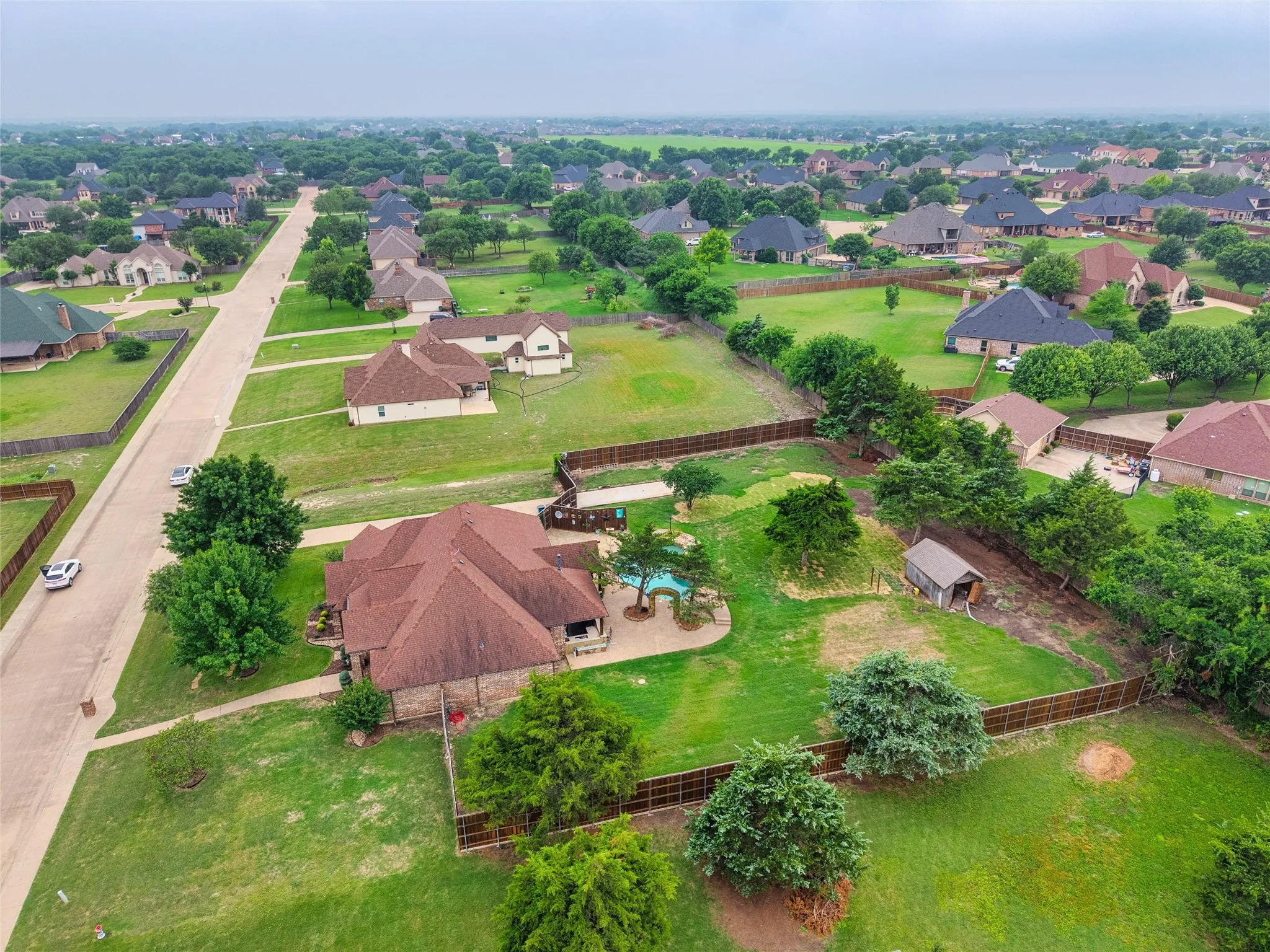 Single Family Residence For Sale in Ellis County , 1561 Saint Andrews Drive, Red Oak, Texas 75154, 3 Bedrooms, 3 Bathrooms, 3 Garage spaces, 2,782 Sqft, built in 2002, Preowned, Price $620,000, mls#21253987, Real Estate Agent in Red Oak, Homes For Sale in Ellis county, Homes For Sale in Red Oak, Realtor in Red Oak Texas, Real Estate Brokerage Independent Realty Texas, Luminita Cordes Realtor