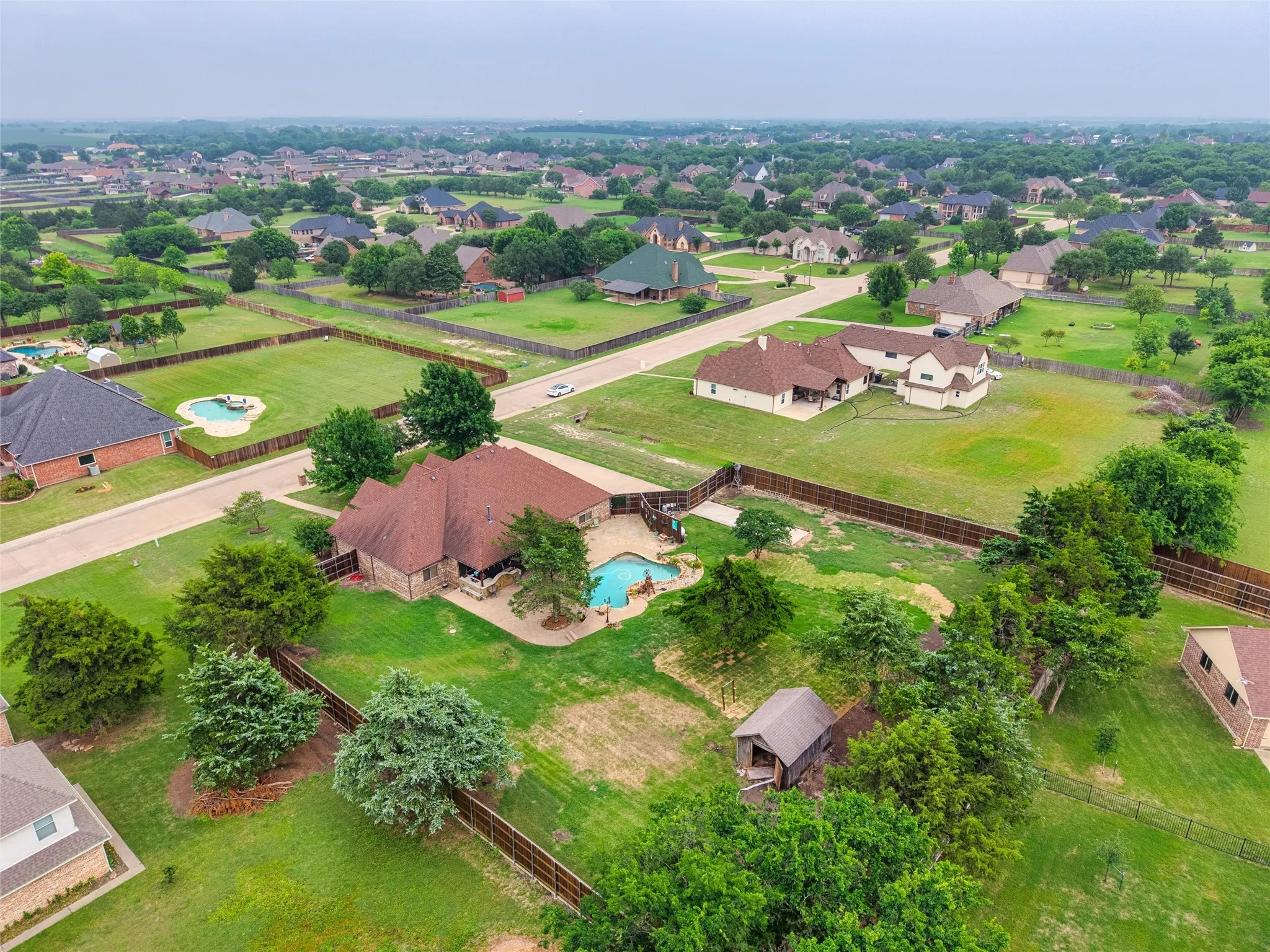Single Family Residence For Sale in Ellis County , 1561 Saint Andrews Drive, Red Oak, Texas 75154, 3 Bedrooms, 3 Bathrooms, 3 Garage spaces, 2,782 Sqft, built in 2002, Preowned, Price $620,000, mls#21253987, Real Estate Agent in Red Oak, Homes For Sale in Ellis county, Homes For Sale in Red Oak, Realtor in Red Oak Texas, Real Estate Brokerage Independent Realty Texas, Luminita Cordes Realtor