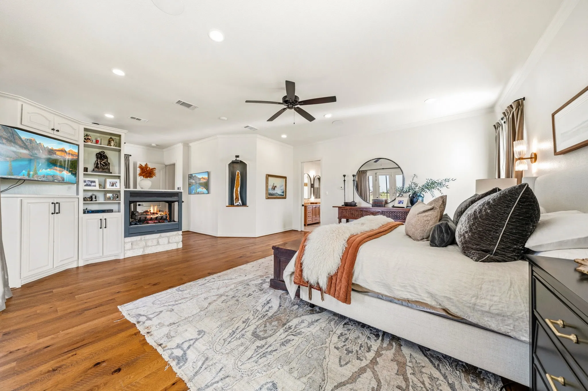 Farm For Sale in Hill County , 887 Hcr. 3110 N, Abbott, Texas 76621, 6 Bedroom, 6 Bathroom, 6 Garage spaces, 6,514 Sqft, built in 2001, Preowned, Price $4,693,600, mls#21248972, Real Estate Agent in Abbott, Homes For Sale in Hill county, Homes For Sale in Abbott, Realtor in Abbott Texas, Real Estate Brokerage Independent Realty Texas, Luminita Cordes Realtor