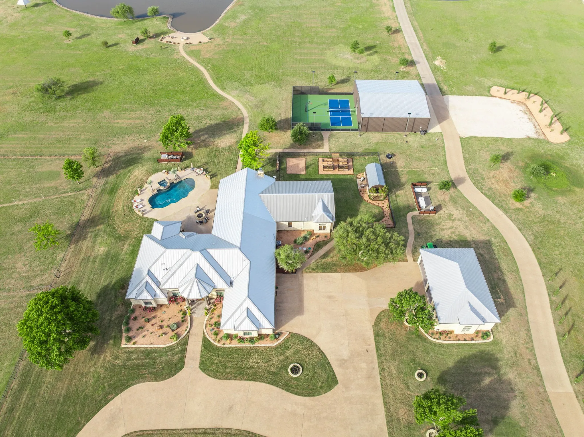 Farm For Sale in Hill County , 887 Hcr. 3110 N, Abbott, Texas 76621, 6 Bedroom, 6 Bathroom, 6 Garage spaces, 6,514 Sqft, built in 2001, Preowned, Price $4,693,600, mls#21248972, Real Estate Agent in Abbott, Homes For Sale in Hill county, Homes For Sale in Abbott, Realtor in Abbott Texas, Real Estate Brokerage Independent Realty Texas, Luminita Cordes Realtor