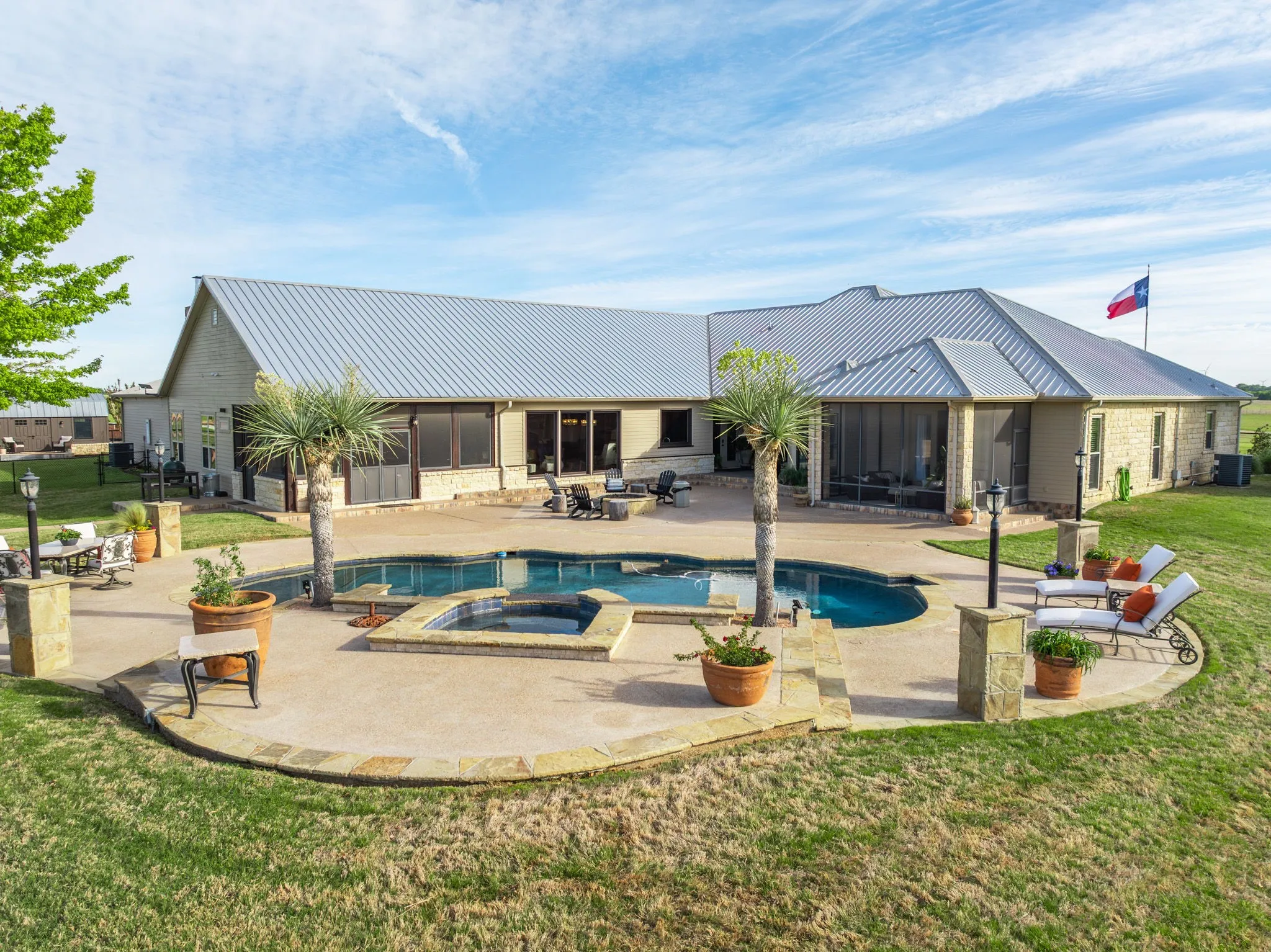 Farm For Sale in Hill County , 887 Hcr. 3110 N, Abbott, Texas 76621, 6 Bedroom, 6 Bathroom, 6 Garage spaces, 6,514 Sqft, built in 2001, Preowned, Price $4,693,600, mls#21248972, Real Estate Agent in Abbott, Homes For Sale in Hill county, Homes For Sale in Abbott, Realtor in Abbott Texas, Real Estate Brokerage Independent Realty Texas, Luminita Cordes Realtor