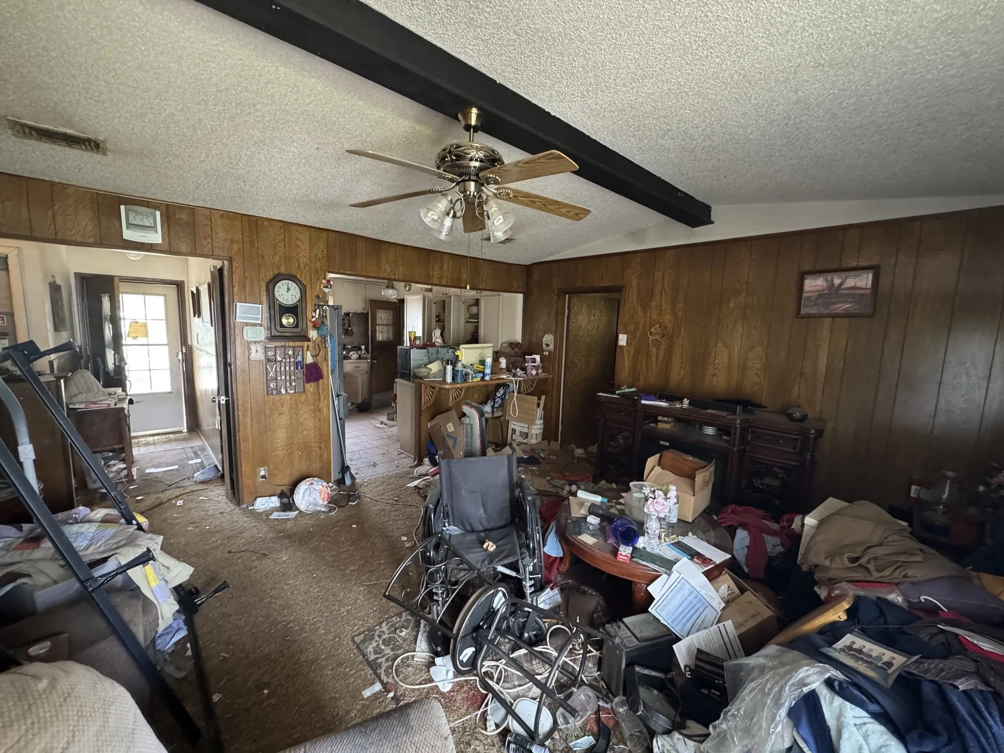 Single Family Residence For Sale in Tarrant County , 5633 Macdougall Drive, Haltom City, Texas 76148, 3 Bedroom, 2 Bathroom, 2 Garage spaces, 1,192 Sqft, built in 1971, Preowned, mls#21253672, Real Estate Agent in Haltom City, Homes For Sale in Tarrant county, Homes For Sale in Haltom City, Realtor in Haltom City Texas, Real Estate Brokerage Independent Realty Texas, Luminita Cordes Realtor