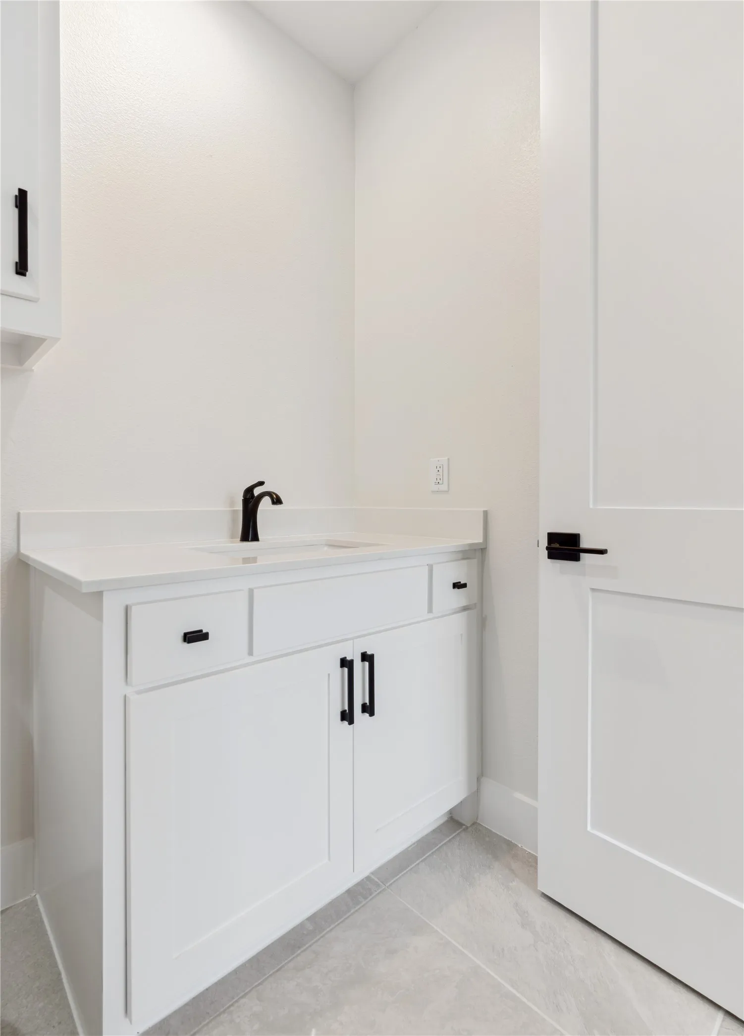 Townhouse For Rent in Dallas County , 3230 Elihu Street 5, Dallas, Texas 75210, 2 Bedroom, 4 Bathroom, 2 Garage spaces, 1,400 Sqft, built in 2022, mls#21253842, Real Estate Agent in Dallas, Homes For Rent in Dallas county, Homes For Rent in Dallas, Realtor in Dallas Texas, Real Estate Brokerage Independent Realty Texas, Luminita Cordes Realtor