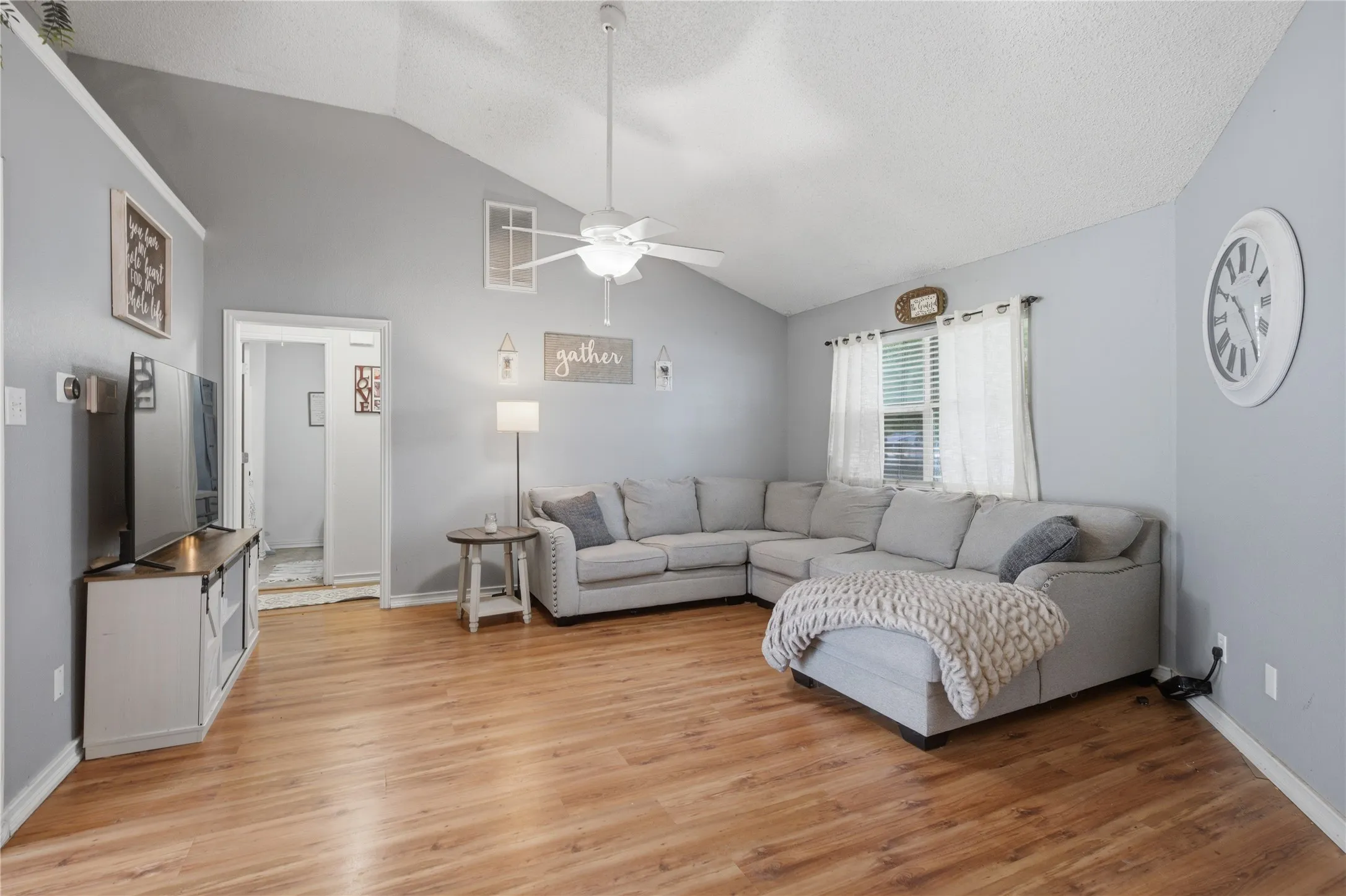 Single Family Residence For Sale in Henderson County , 236 Seacraft Drive, Gun Barrel City, Texas 75156, 3 Bedrooms, 2 Bathrooms, Garage spaces, 1,282 Sqft, built in 2001, Preowned, Price $198,950, mls#21253718, Real Estate Agent in Gun Barrel City, Homes For Sale in Henderson county, Homes For Sale in Gun Barrel City, Realtor in Gun Barrel City Texas, Real Estate Brokerage Independent Realty Texas, Luminita Cordes Realtor