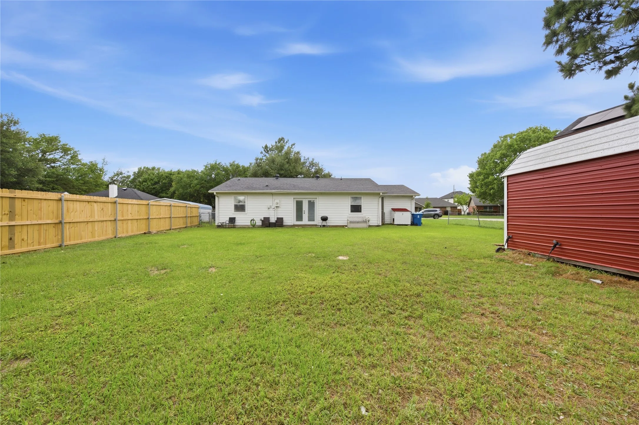 Single Family Residence For Sale in Henderson County , 236 Seacraft Drive, Gun Barrel City, Texas 75156, 3 Bedrooms, 2 Bathrooms, Garage spaces, 1,282 Sqft, built in 2001, Preowned, Price $198,950, mls#21253718, Real Estate Agent in Gun Barrel City, Homes For Sale in Henderson county, Homes For Sale in Gun Barrel City, Realtor in Gun Barrel City Texas, Real Estate Brokerage Independent Realty Texas, Luminita Cordes Realtor