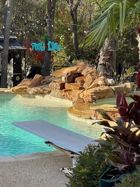 pool to cabana day