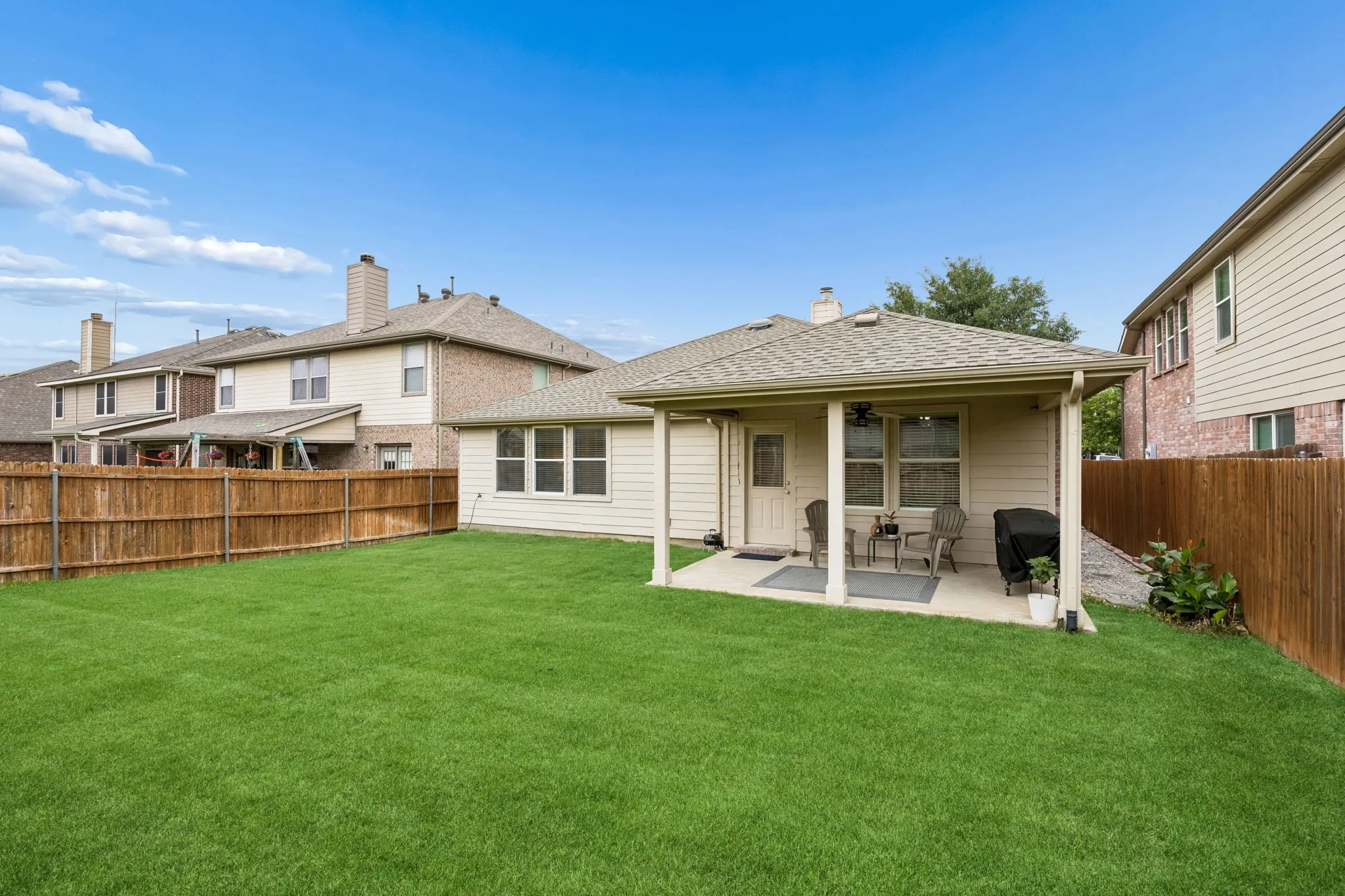 Single Family Residence For Sale in Collin County , 305 Fairland Drive, Wylie, Texas 75098, 3 Bedroom, 2 Bathroom, 2 Garage spaces, 1,550 Sqft, built in 2007, Preowned, mls#21251956, Real Estate Agent in Wylie, Homes For Sale in Collin county, Homes For Sale in Wylie, Realtor in Wylie Texas, Real Estate Brokerage Independent Realty Texas, Luminita Cordes Realtor