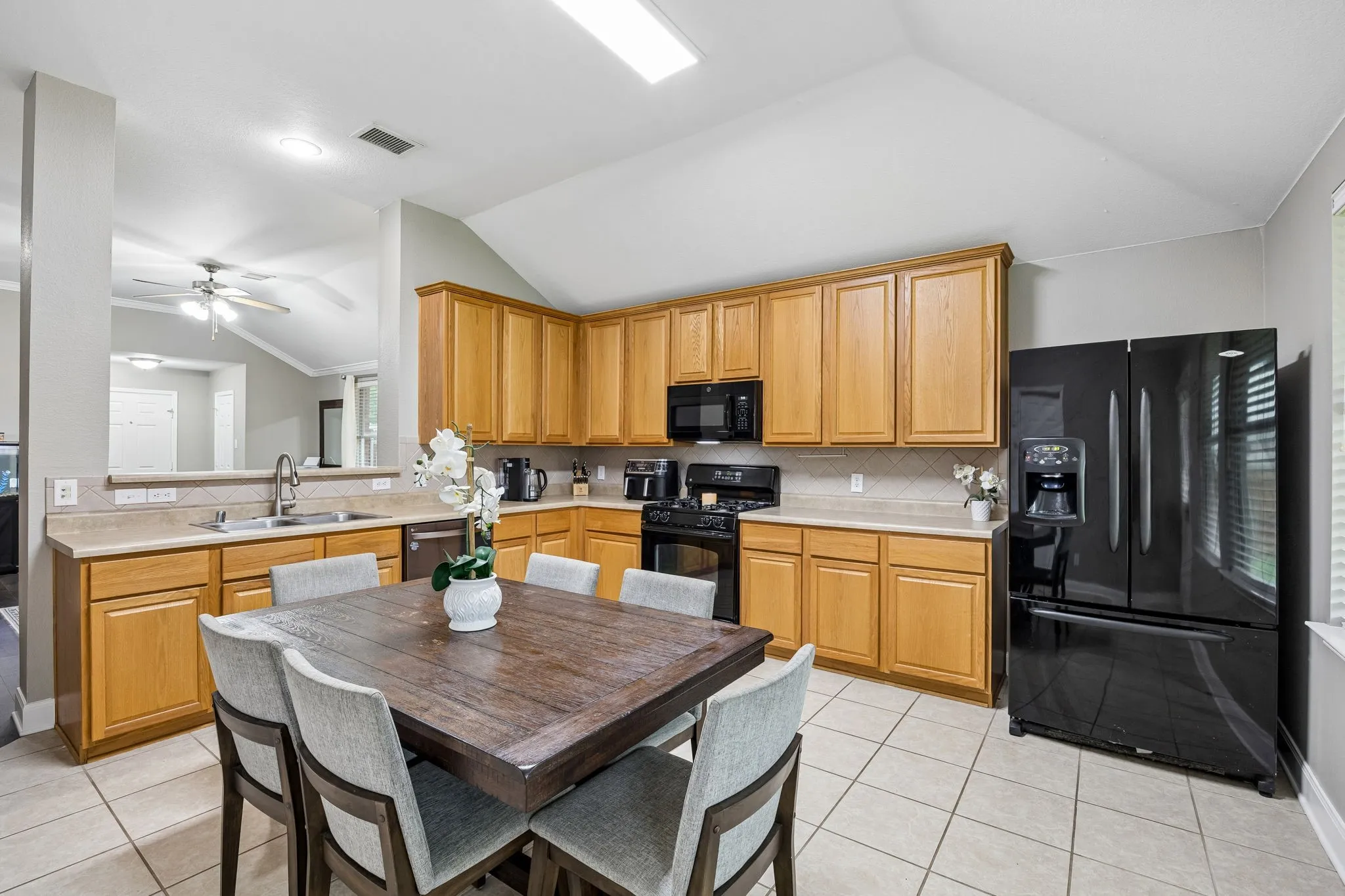 Single Family Residence For Sale in Collin County , 305 Fairland Drive, Wylie, Texas 75098, 3 Bedroom, 2 Bathroom, 2 Garage spaces, 1,550 Sqft, built in 2007, Preowned, mls#21251956, Real Estate Agent in Wylie, Homes For Sale in Collin county, Homes For Sale in Wylie, Realtor in Wylie Texas, Real Estate Brokerage Independent Realty Texas, Luminita Cordes Realtor