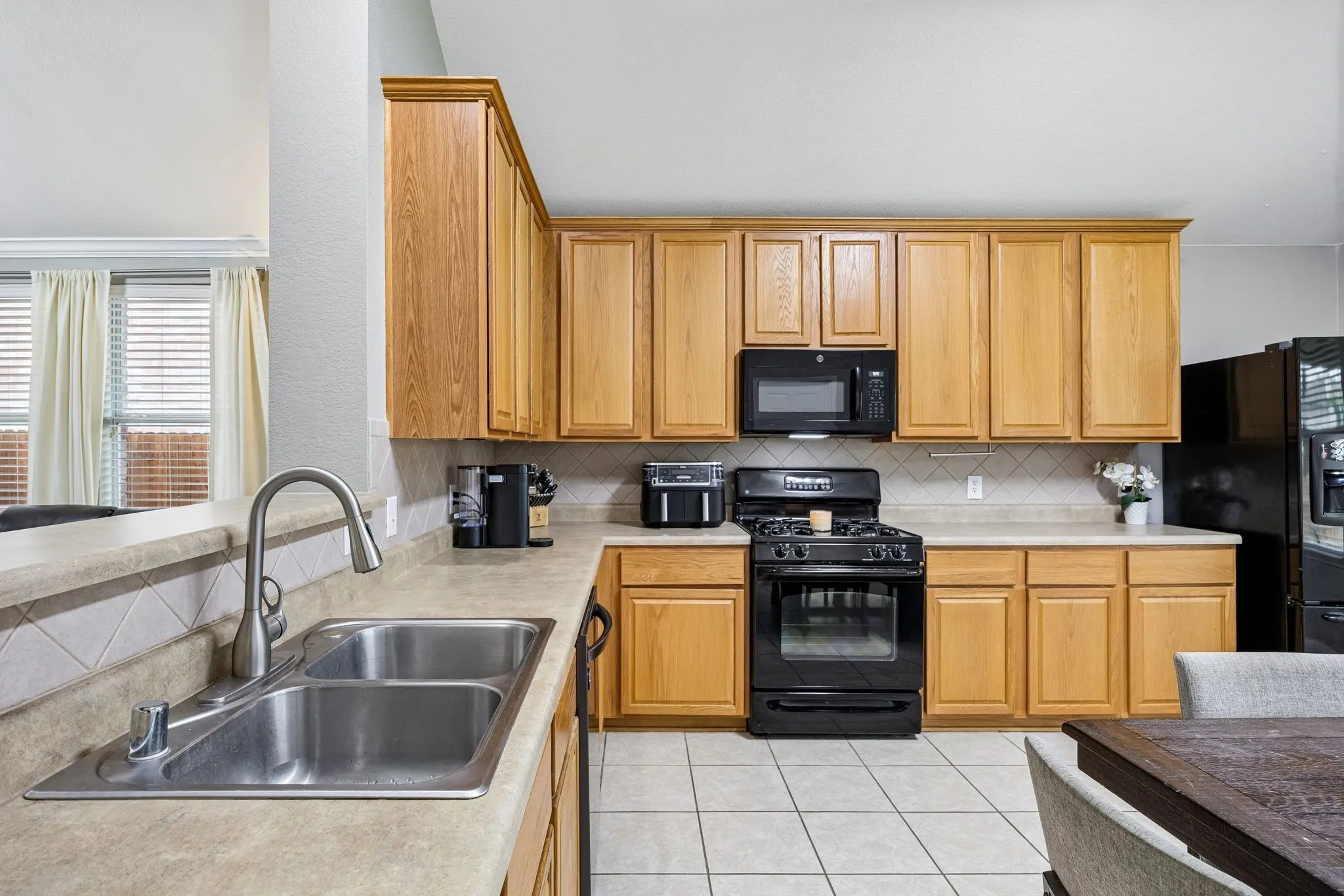 Single Family Residence For Sale in Collin County , 305 Fairland Drive, Wylie, Texas 75098, 3 Bedroom, 2 Bathroom, 2 Garage spaces, 1,550 Sqft, built in 2007, Preowned, mls#21251956, Real Estate Agent in Wylie, Homes For Sale in Collin county, Homes For Sale in Wylie, Realtor in Wylie Texas, Real Estate Brokerage Independent Realty Texas, Luminita Cordes Realtor