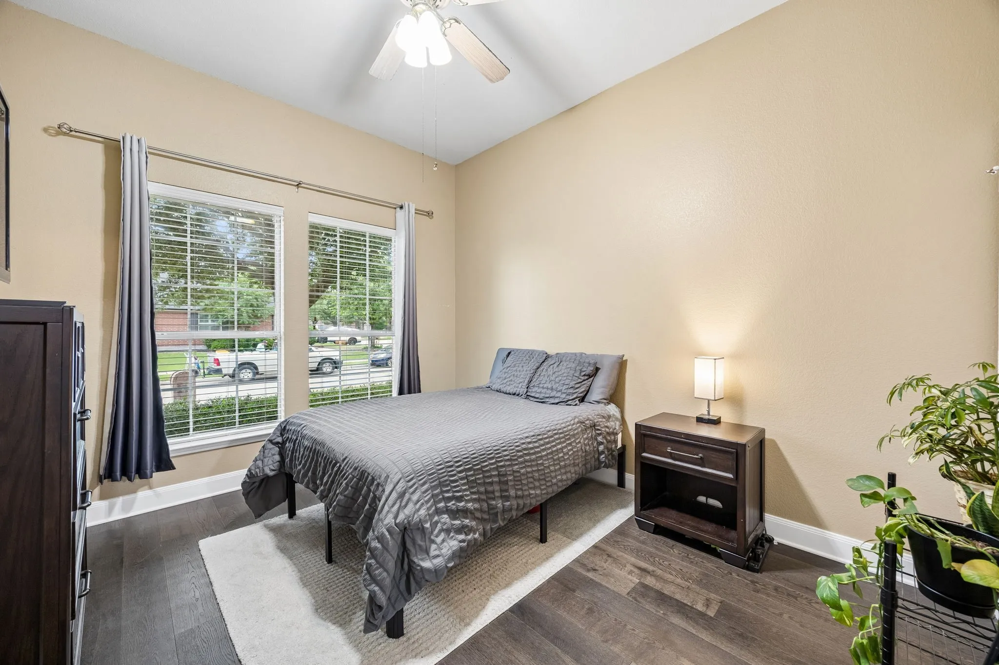 Single Family Residence For Sale in Collin County , 305 Fairland Drive, Wylie, Texas 75098, 3 Bedroom, 2 Bathroom, 2 Garage spaces, 1,550 Sqft, built in 2007, Preowned, mls#21251956, Real Estate Agent in Wylie, Homes For Sale in Collin county, Homes For Sale in Wylie, Realtor in Wylie Texas, Real Estate Brokerage Independent Realty Texas, Luminita Cordes Realtor