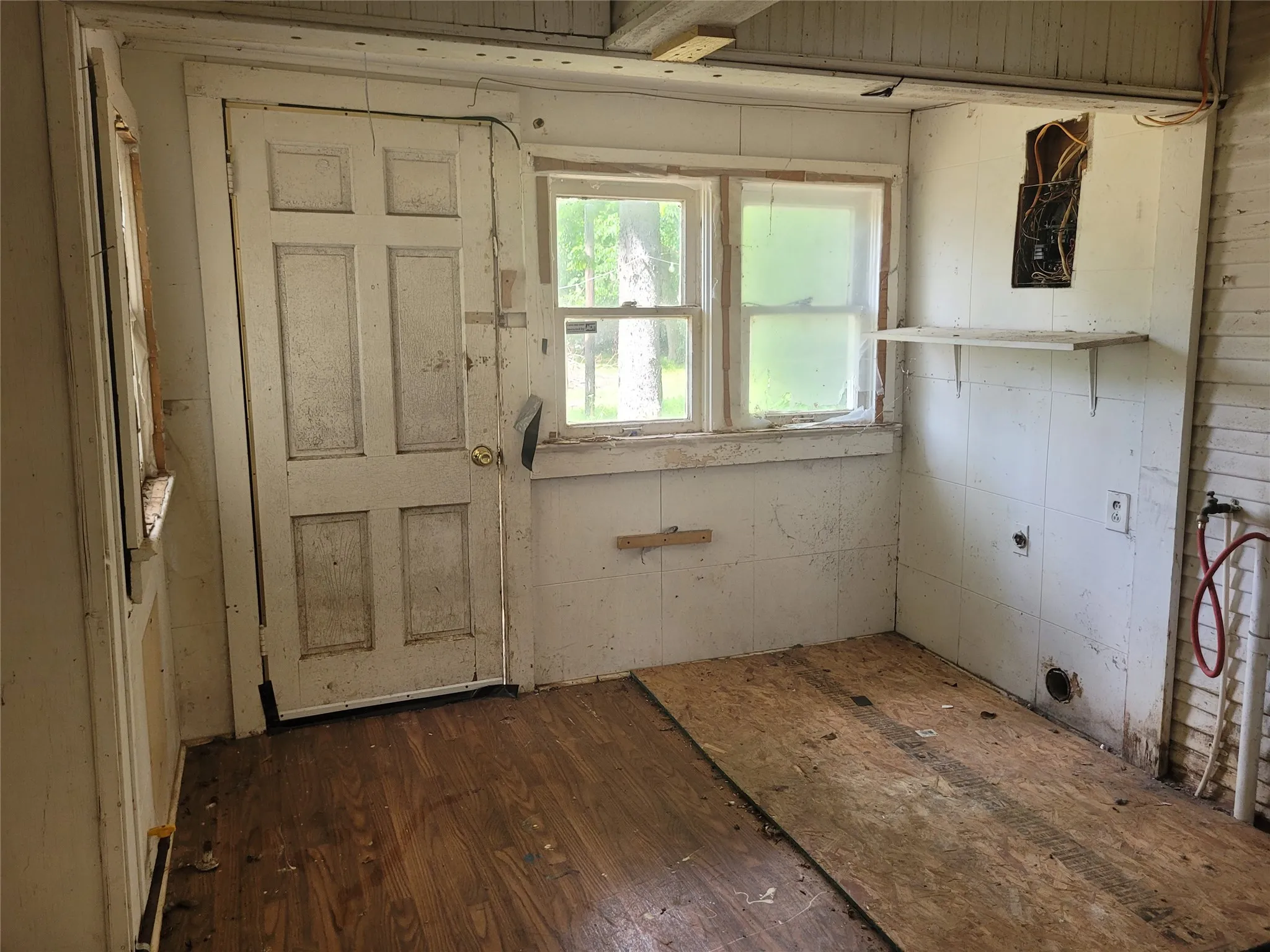 Single Family Residence For Sale in Lamar County , 384 MONROE, Deport, Texas 75435, 3 Bedroom, 2 Bathroom, Garage spaces, 1,800 Sqft, built in 0, Preowned, mls#21254940, Real Estate Agent in Deport, Homes For Sale in Lamar county, Homes For Sale in Deport, Realtor in Deport Texas, Real Estate Brokerage Independent Realty Texas, Luminita Cordes Realtor