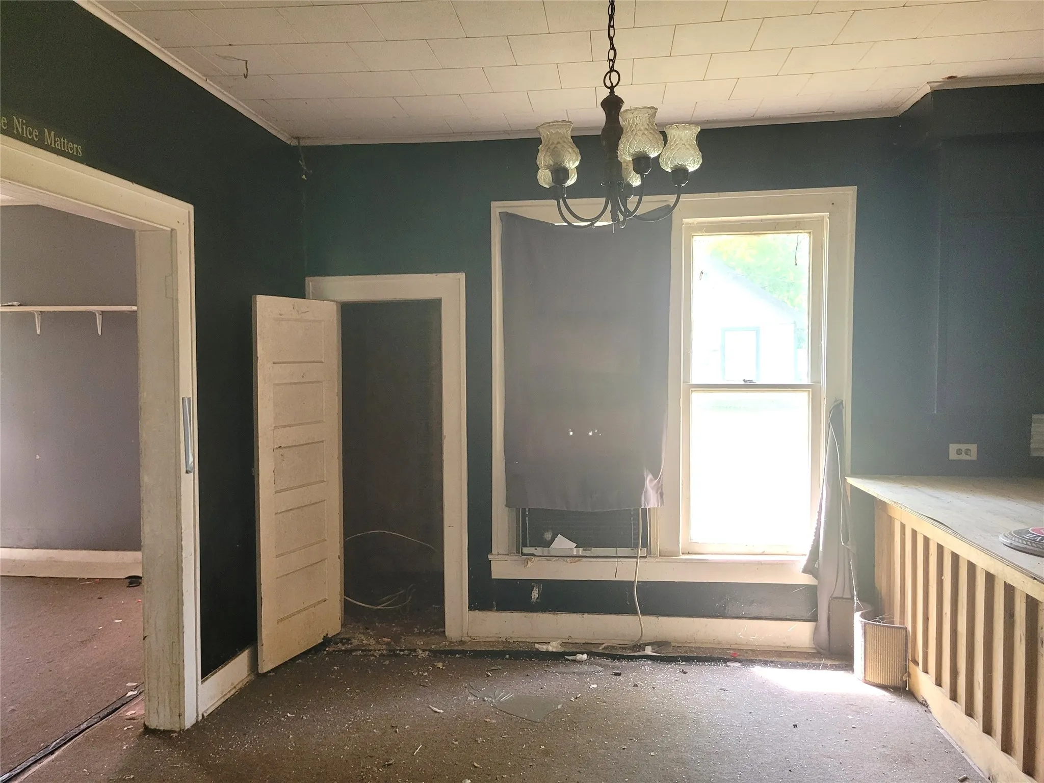 breakfast eating area