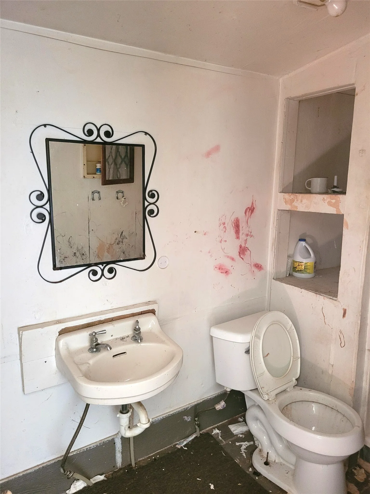 Single Family Residence For Sale in Lamar County , 384 MONROE, Deport, Texas 75435, 3 Bedroom, 2 Bathroom, Garage spaces, 1,800 Sqft, built in 0, Preowned, mls#21254940, Real Estate Agent in Deport, Homes For Sale in Lamar county, Homes For Sale in Deport, Realtor in Deport Texas, Real Estate Brokerage Independent Realty Texas, Luminita Cordes Realtor