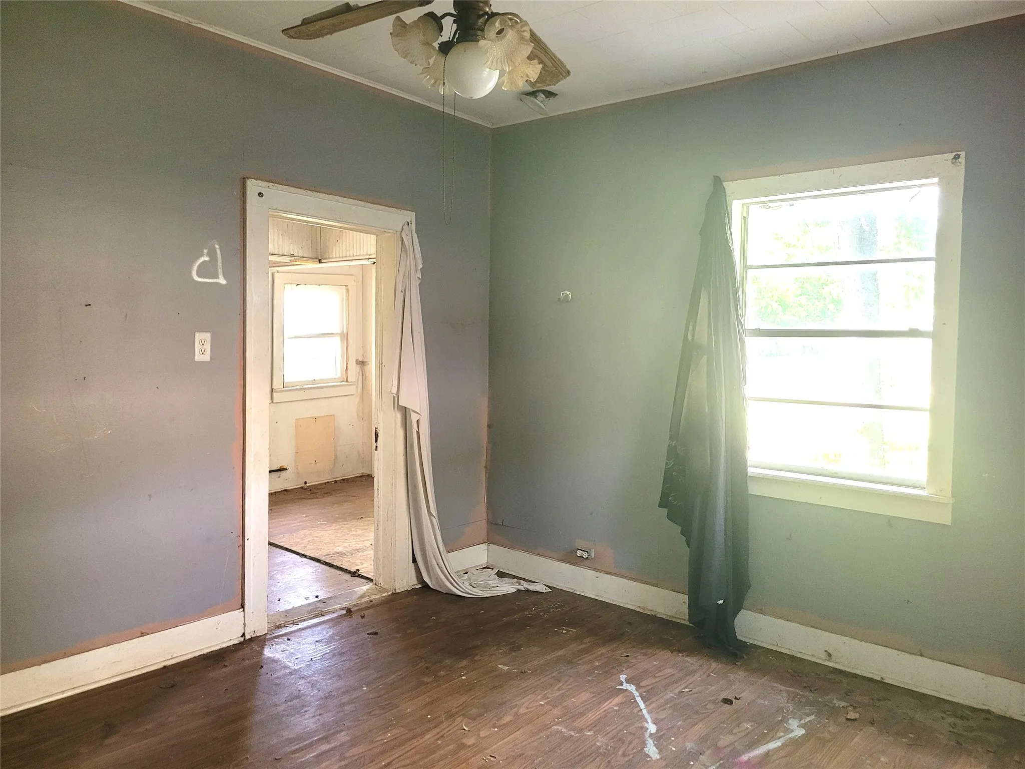 Single Family Residence For Sale in Lamar County , 384 MONROE, Deport, Texas 75435, 3 Bedroom, 2 Bathroom, Garage spaces, 1,800 Sqft, built in 0, Preowned, mls#21254940, Real Estate Agent in Deport, Homes For Sale in Lamar county, Homes For Sale in Deport, Realtor in Deport Texas, Real Estate Brokerage Independent Realty Texas, Luminita Cordes Realtor