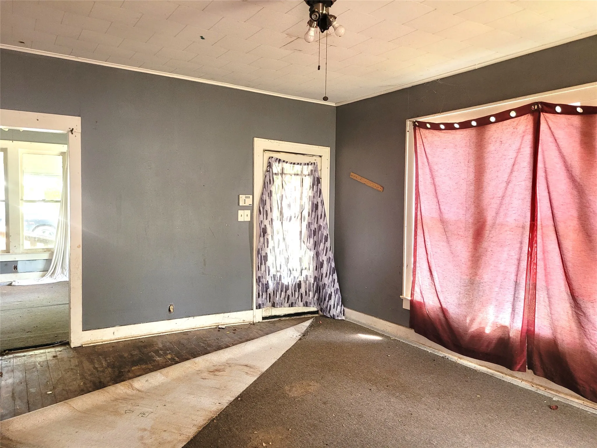Single Family Residence For Sale in Lamar County , 384 MONROE, Deport, Texas 75435, 3 Bedroom, 2 Bathroom, Garage spaces, 1,800 Sqft, built in 0, Preowned, mls#21254940, Real Estate Agent in Deport, Homes For Sale in Lamar county, Homes For Sale in Deport, Realtor in Deport Texas, Real Estate Brokerage Independent Realty Texas, Luminita Cordes Realtor