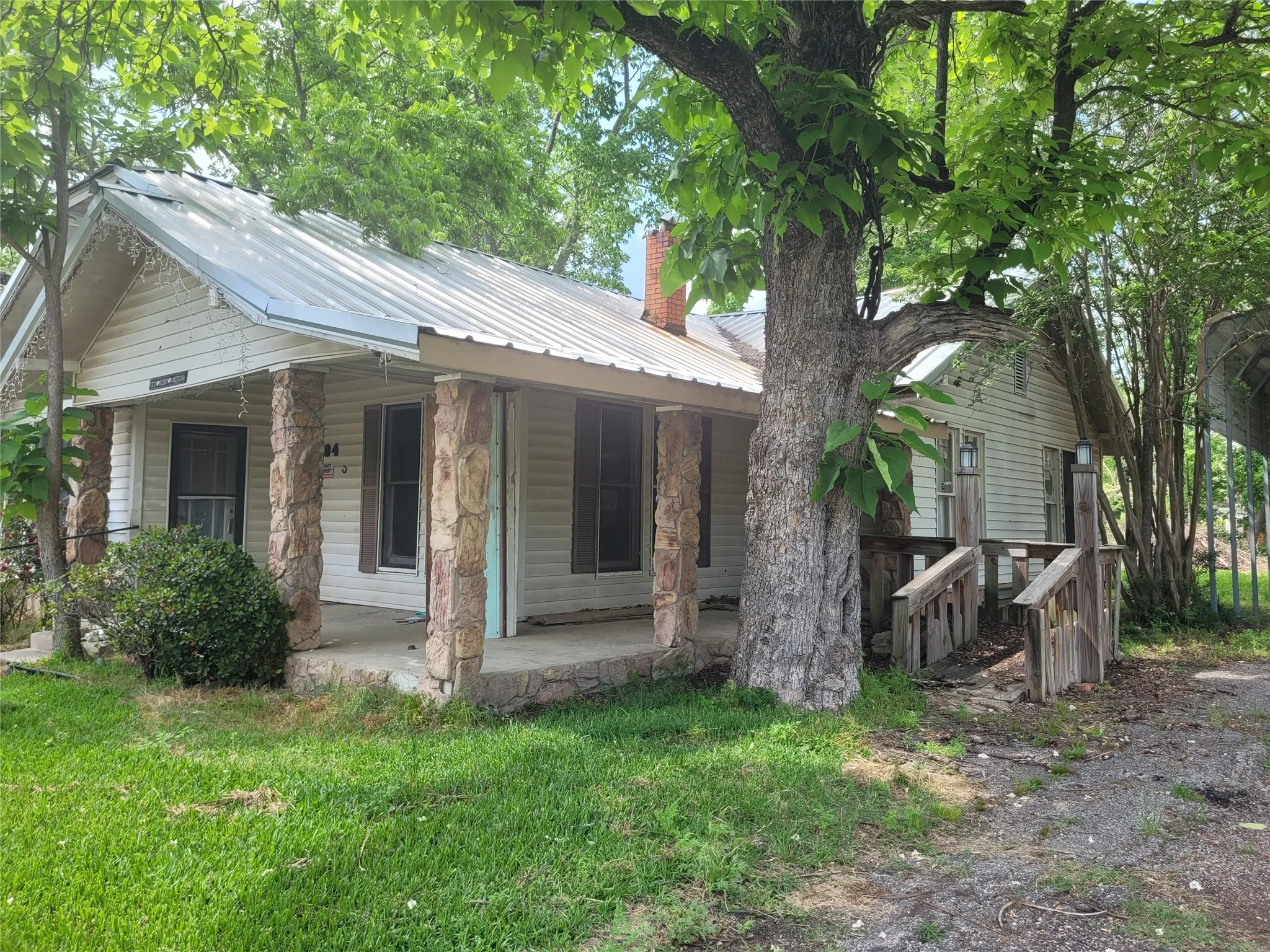 front and side porches view