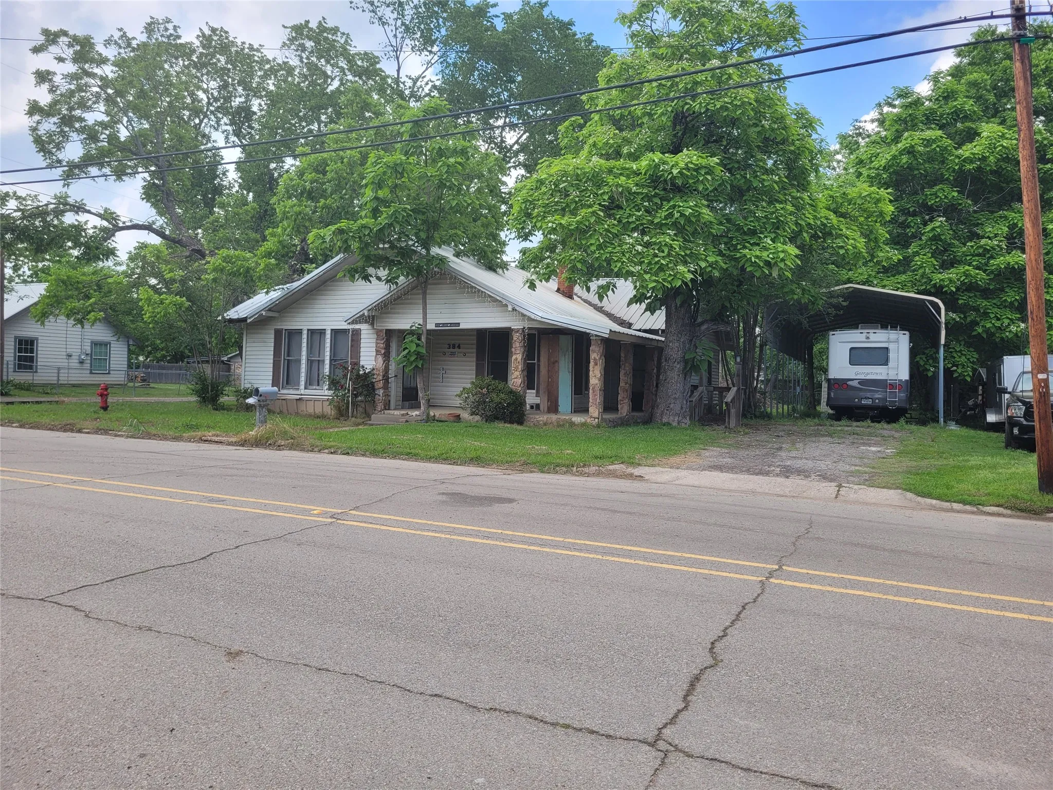 Single Family Residence For Sale in Lamar County , 384 MONROE, Deport, Texas 75435, 3 Bedroom, 2 Bathroom, Garage spaces, 1,800 Sqft, built in 0, Preowned, mls#21254940, Real Estate Agent in Deport, Homes For Sale in Lamar county, Homes For Sale in Deport, Realtor in Deport Texas, Real Estate Brokerage Independent Realty Texas, Luminita Cordes Realtor