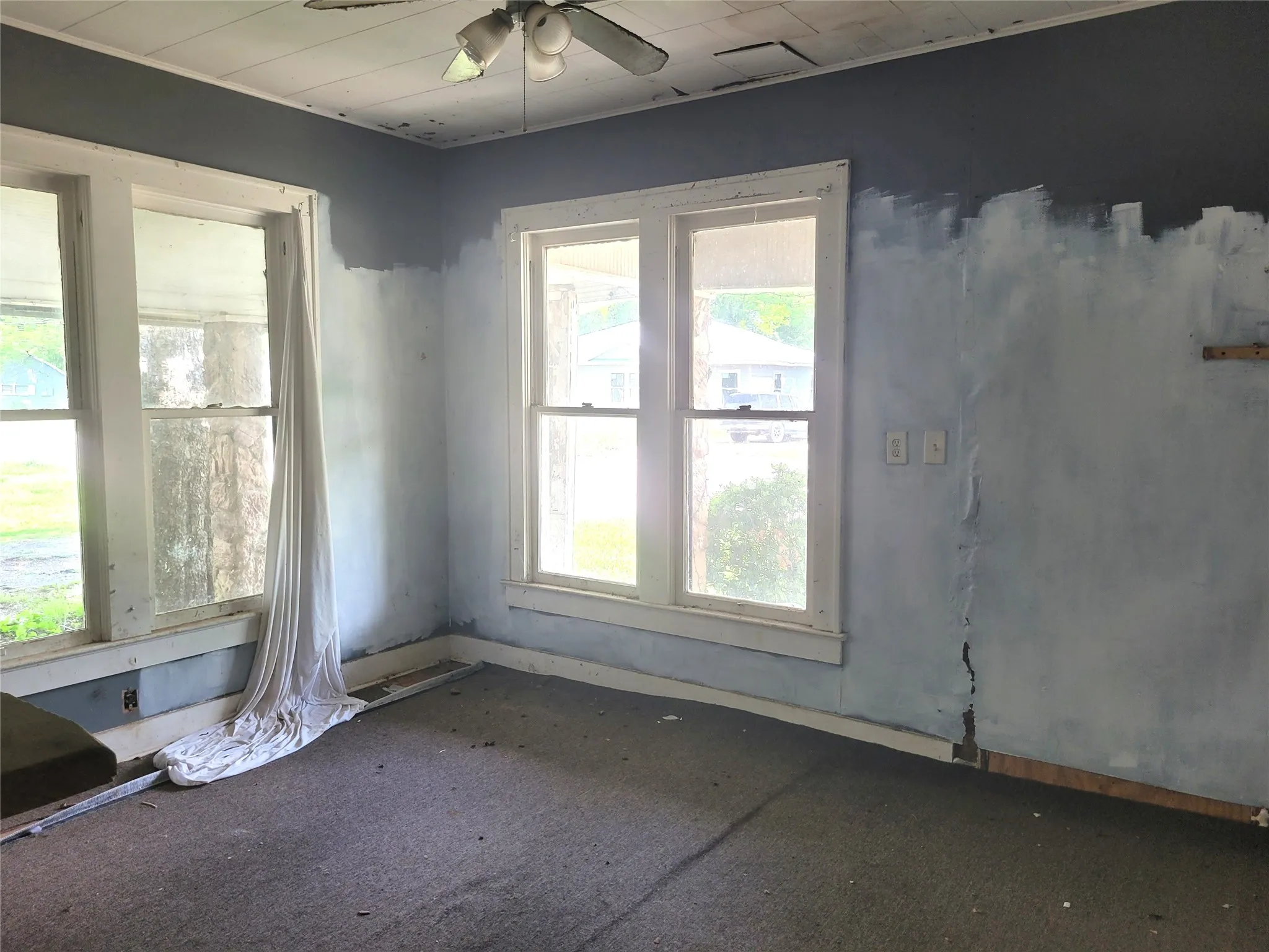 Single Family Residence For Sale in Lamar County , 384 MONROE, Deport, Texas 75435, 3 Bedroom, 2 Bathroom, Garage spaces, 1,800 Sqft, built in 0, Preowned, mls#21254940, Real Estate Agent in Deport, Homes For Sale in Lamar county, Homes For Sale in Deport, Realtor in Deport Texas, Real Estate Brokerage Independent Realty Texas, Luminita Cordes Realtor