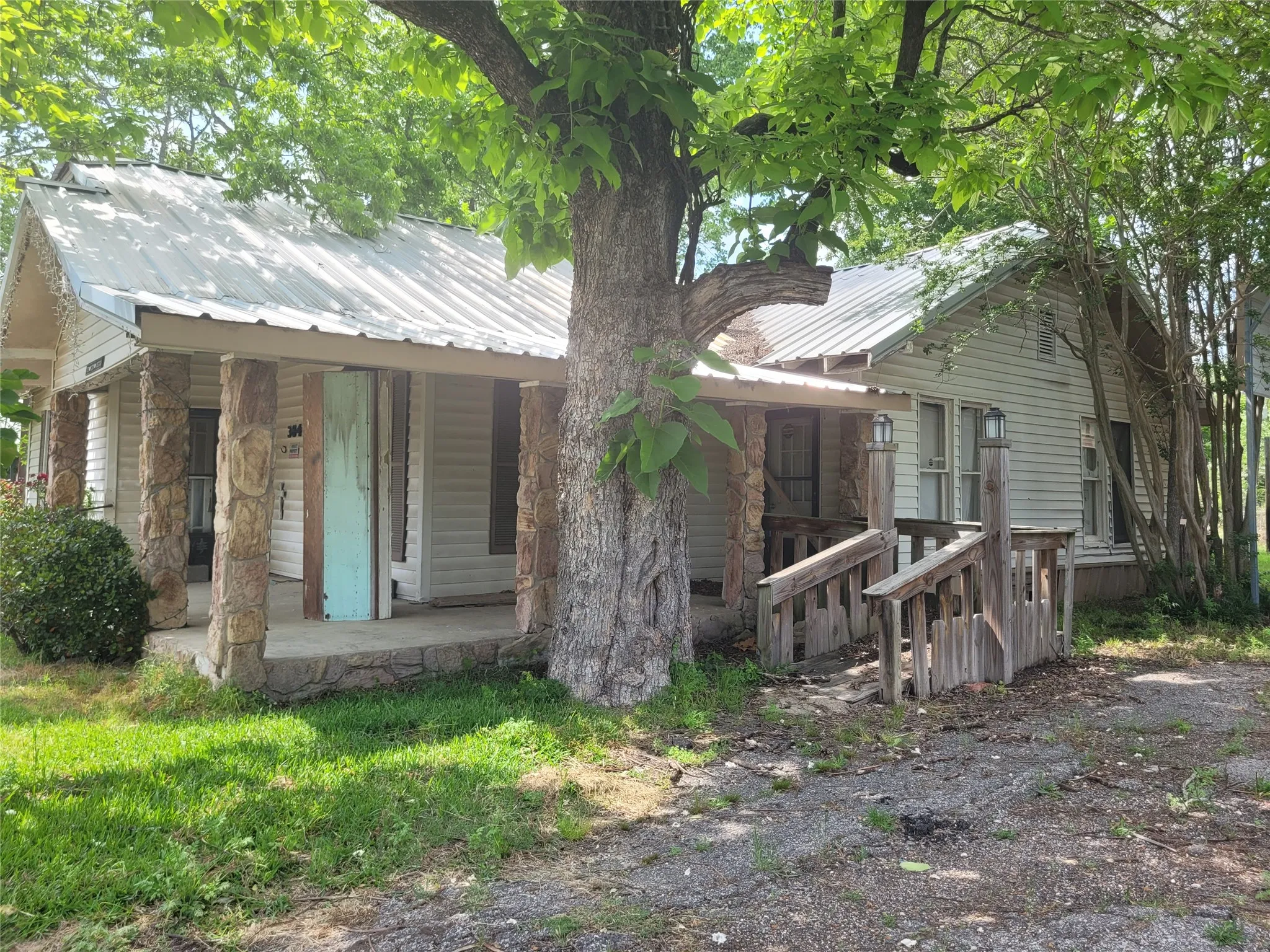 front and side porches view