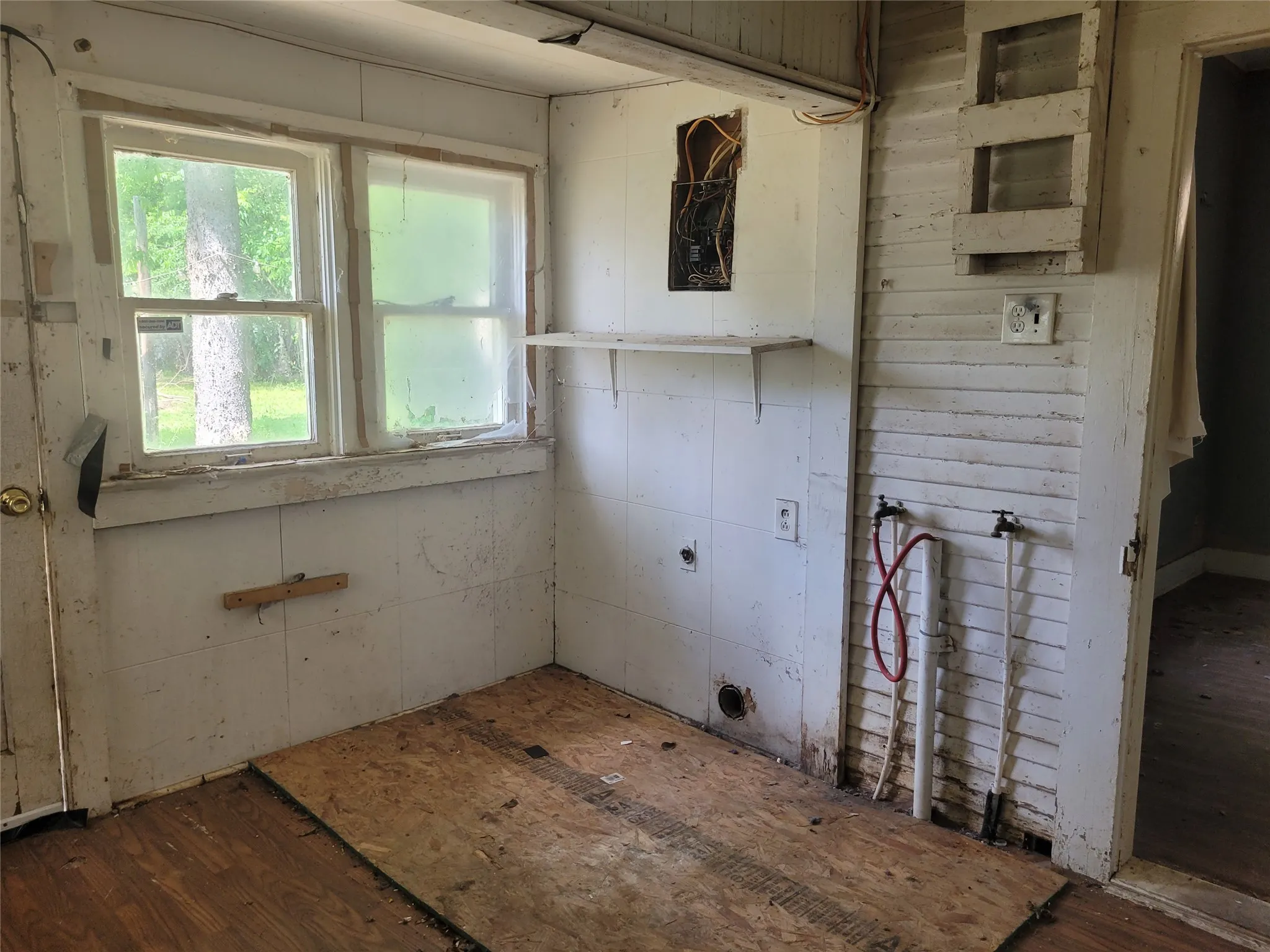 Single Family Residence For Sale in Lamar County , 384 MONROE, Deport, Texas 75435, 3 Bedroom, 2 Bathroom, Garage spaces, 1,800 Sqft, built in 0, Preowned, mls#21254940, Real Estate Agent in Deport, Homes For Sale in Lamar county, Homes For Sale in Deport, Realtor in Deport Texas, Real Estate Brokerage Independent Realty Texas, Luminita Cordes Realtor
