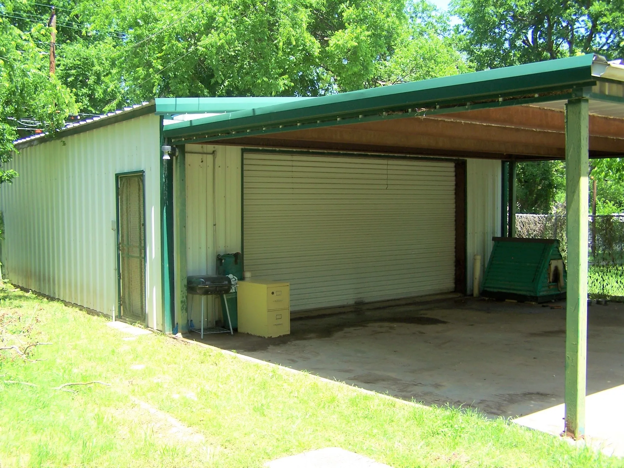 Single Family Residence For Sale in Grayson County , 923 Nelson Street, Denison, Texas 75020, 5 Bedroom, 2 Bathroom, Garage spaces, 1,568 Sqft, built in 1930, Preowned, mls#21254981, Real Estate Agent in Denison, Homes For Sale in Grayson county, Homes For Sale in Denison, Realtor in Denison Texas, Real Estate Brokerage Independent Realty Texas, Luminita Cordes Realtor