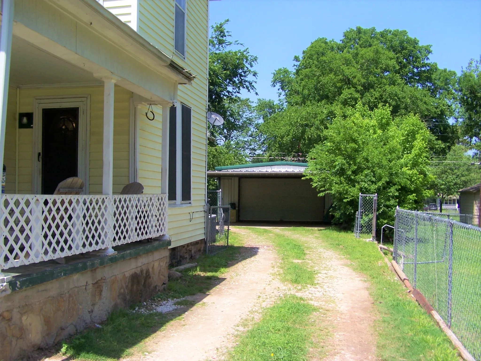 Single Family Residence For Sale in Grayson County , 923 Nelson Street, Denison, Texas 75020, 5 Bedroom, 2 Bathroom, Garage spaces, 1,568 Sqft, built in 1930, Preowned, mls#21254981, Real Estate Agent in Denison, Homes For Sale in Grayson county, Homes For Sale in Denison, Realtor in Denison Texas, Real Estate Brokerage Independent Realty Texas, Luminita Cordes Realtor