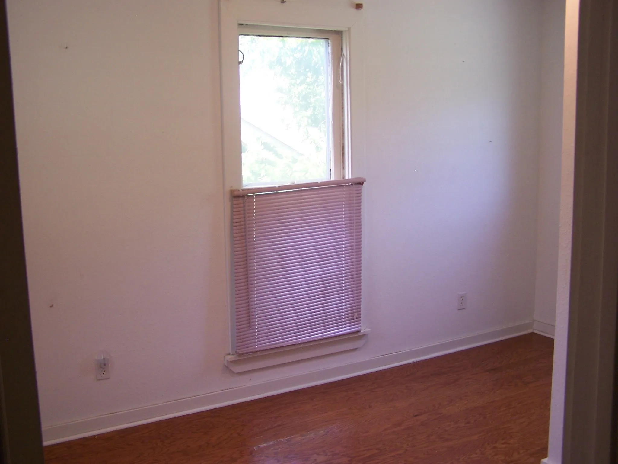 Single Family Residence For Sale in Grayson County , 923 Nelson Street, Denison, Texas 75020, 5 Bedroom, 2 Bathroom, Garage spaces, 1,568 Sqft, built in 1930, Preowned, mls#21254981, Real Estate Agent in Denison, Homes For Sale in Grayson county, Homes For Sale in Denison, Realtor in Denison Texas, Real Estate Brokerage Independent Realty Texas, Luminita Cordes Realtor