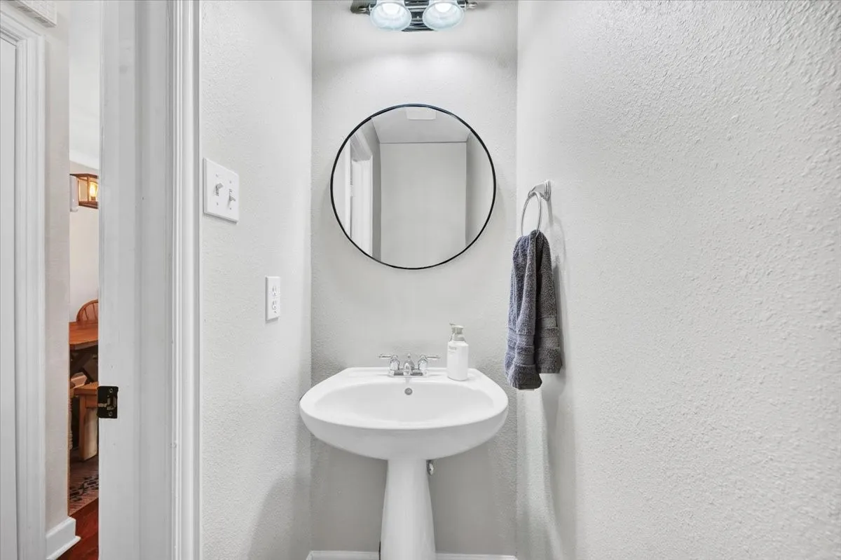 Single Family Residence For Sale in Collin County , 10592 Tree Lane, Princeton, Texas 75407, 3 Bedroom, 3 Bathroom, 2 Garage spaces, 2,253 Sqft, built in 1994, Preowned, mls#21254657, Real Estate Agent in Princeton, Homes For Sale in Collin county, Homes For Sale in Princeton, Realtor in Princeton Texas, Real Estate Brokerage Independent Realty Texas, Luminita Cordes Realtor