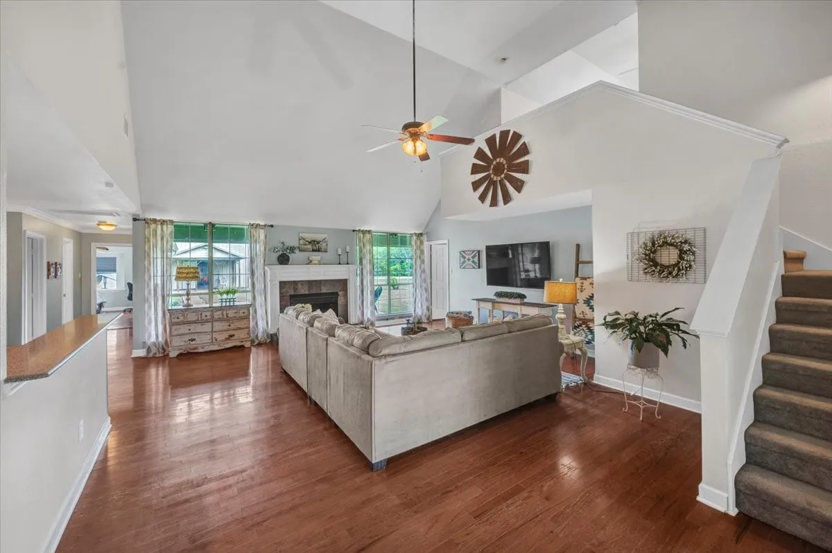 Single Family Residence For Sale in Collin County , 10592 Tree Lane, Princeton, Texas 75407, 3 Bedroom, 3 Bathroom, 2 Garage spaces, 2,253 Sqft, built in 1994, Preowned, mls#21254657, Real Estate Agent in Princeton, Homes For Sale in Collin county, Homes For Sale in Princeton, Realtor in Princeton Texas, Real Estate Brokerage Independent Realty Texas, Luminita Cordes Realtor