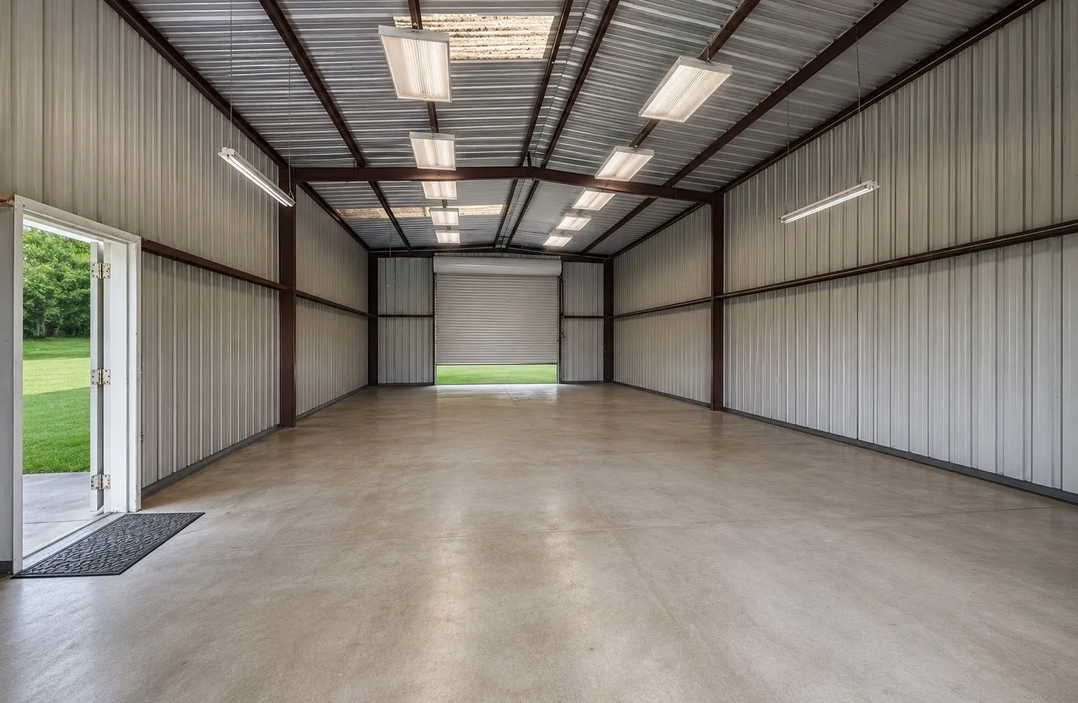 Shop virtually cleared for photo