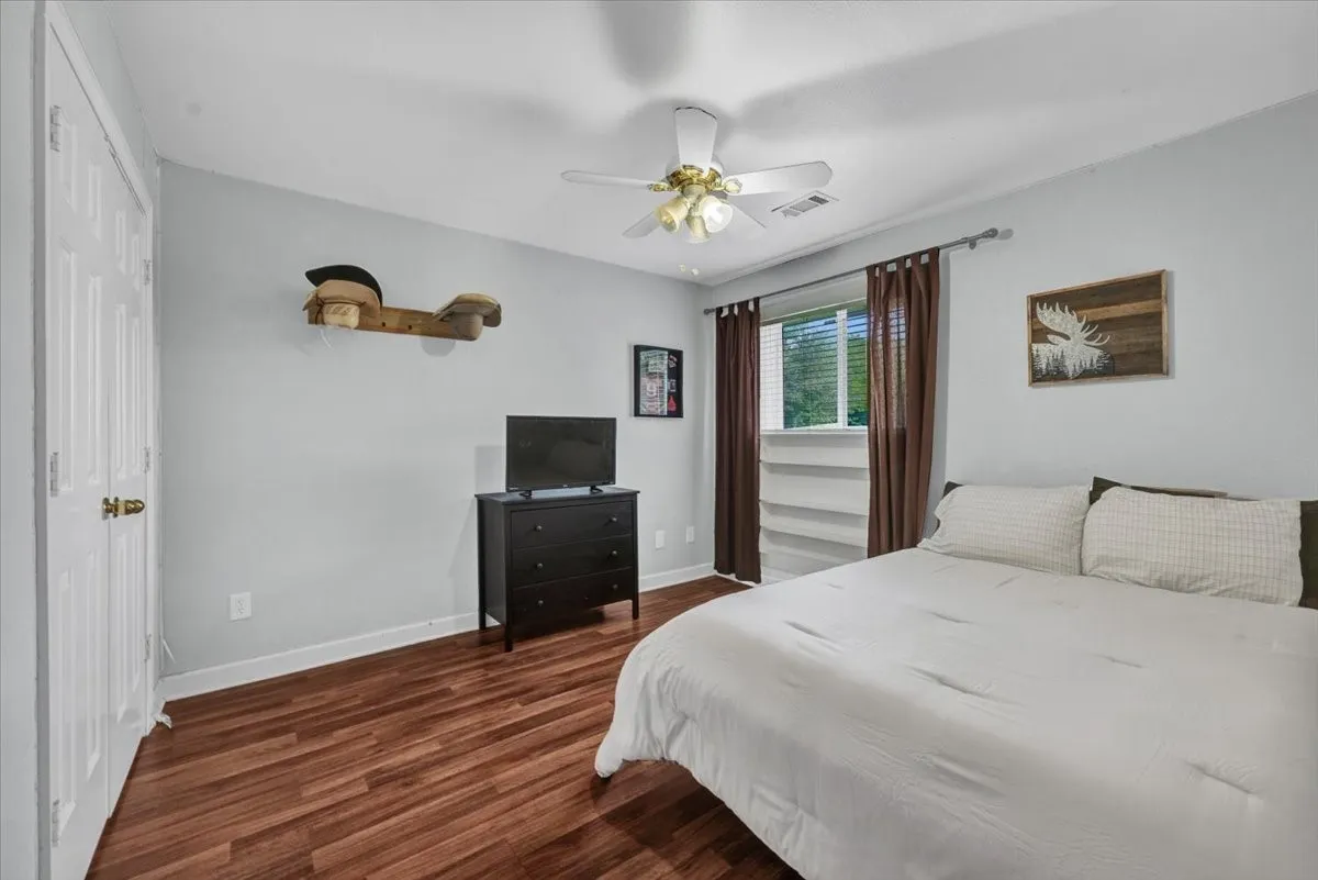 Single Family Residence For Sale in Collin County , 10592 Tree Lane, Princeton, Texas 75407, 3 Bedroom, 3 Bathroom, 2 Garage spaces, 2,253 Sqft, built in 1994, Preowned, mls#21254657, Real Estate Agent in Princeton, Homes For Sale in Collin county, Homes For Sale in Princeton, Realtor in Princeton Texas, Real Estate Brokerage Independent Realty Texas, Luminita Cordes Realtor